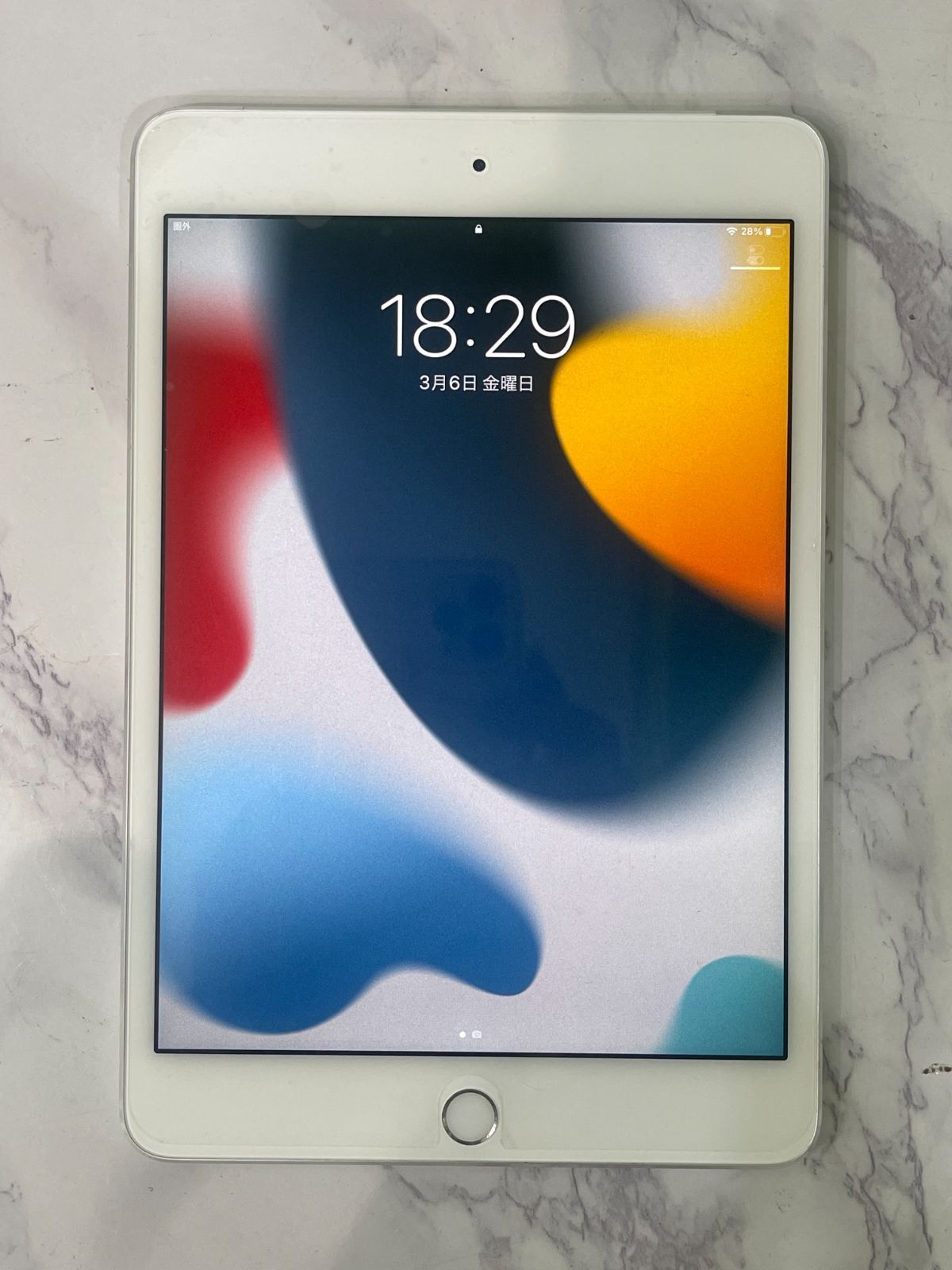 本日限定価格iPad mini4 16GB シルバー IMEI359274062016215 SIMロック