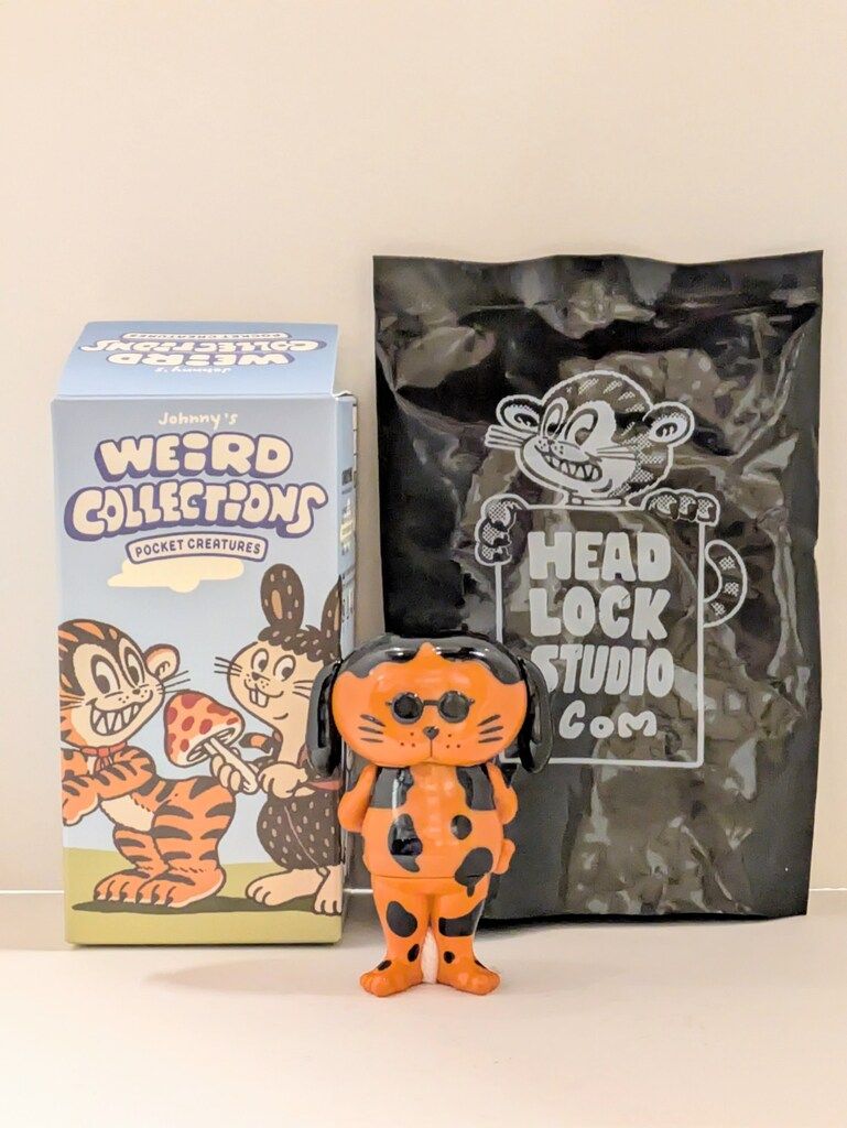 HOW2WORK Johnny's WEiRD COLLECTiONS POCKET CREATURES HEAD LOCK