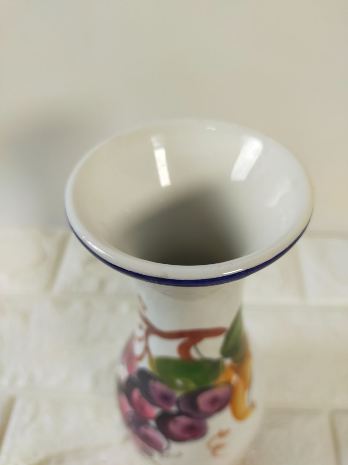 花瓶 陶器 ぶどう イタリア製 白色 A555 - メルカリ