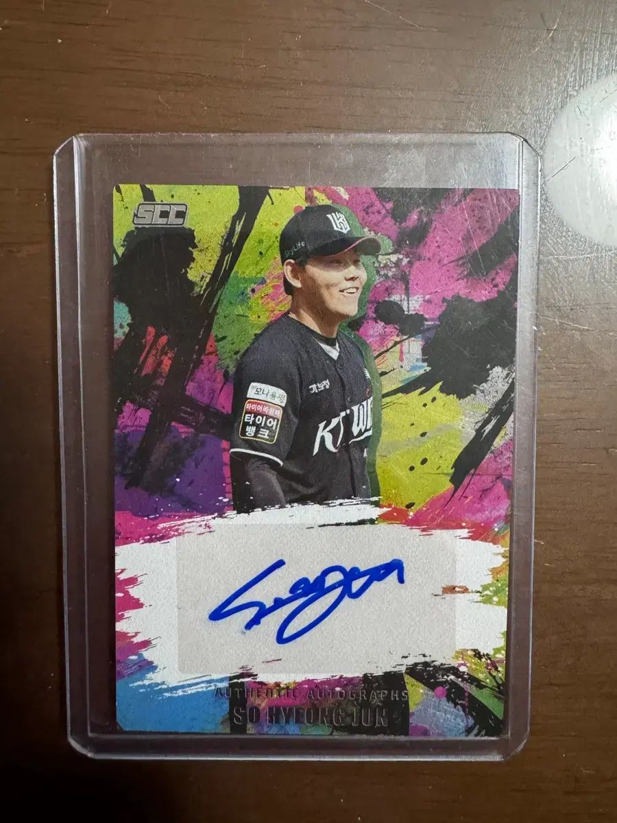 キュヒョン THE FIRST MINI ALBUM 直筆サイン入り 2025 kbo OFFICIAL KT 小型 ジュン(JUN) サイン入り オート 野球