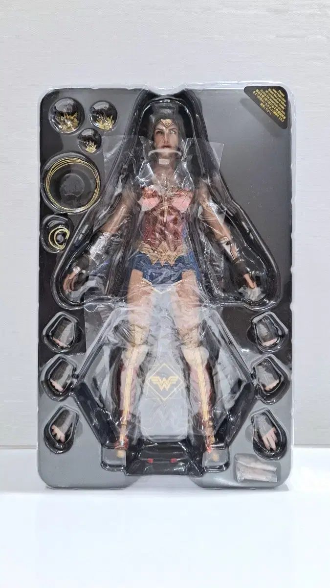 ホットトイズ MMS584 ワンダーウーマン 1984 - メルカリ