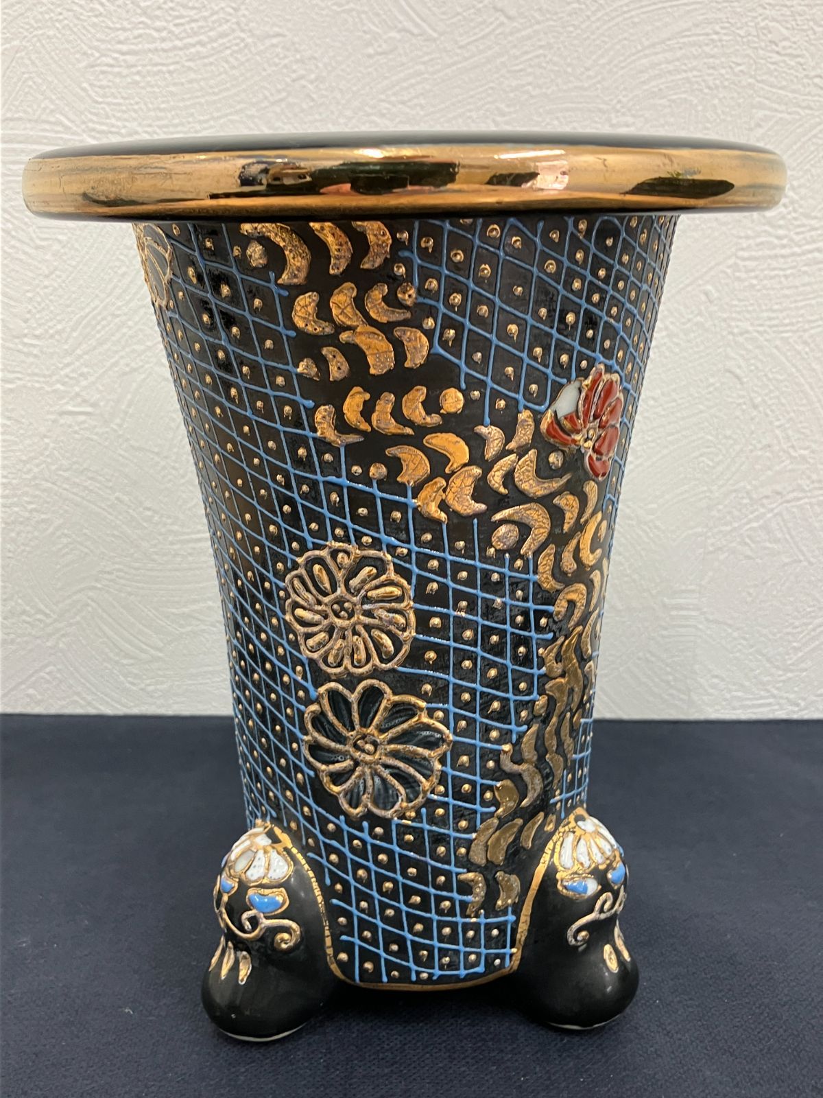 豪華金彩】蘭鉢 植木鉢 盆栽鉢 三ツ足 黒地 網目模様 アンティーク