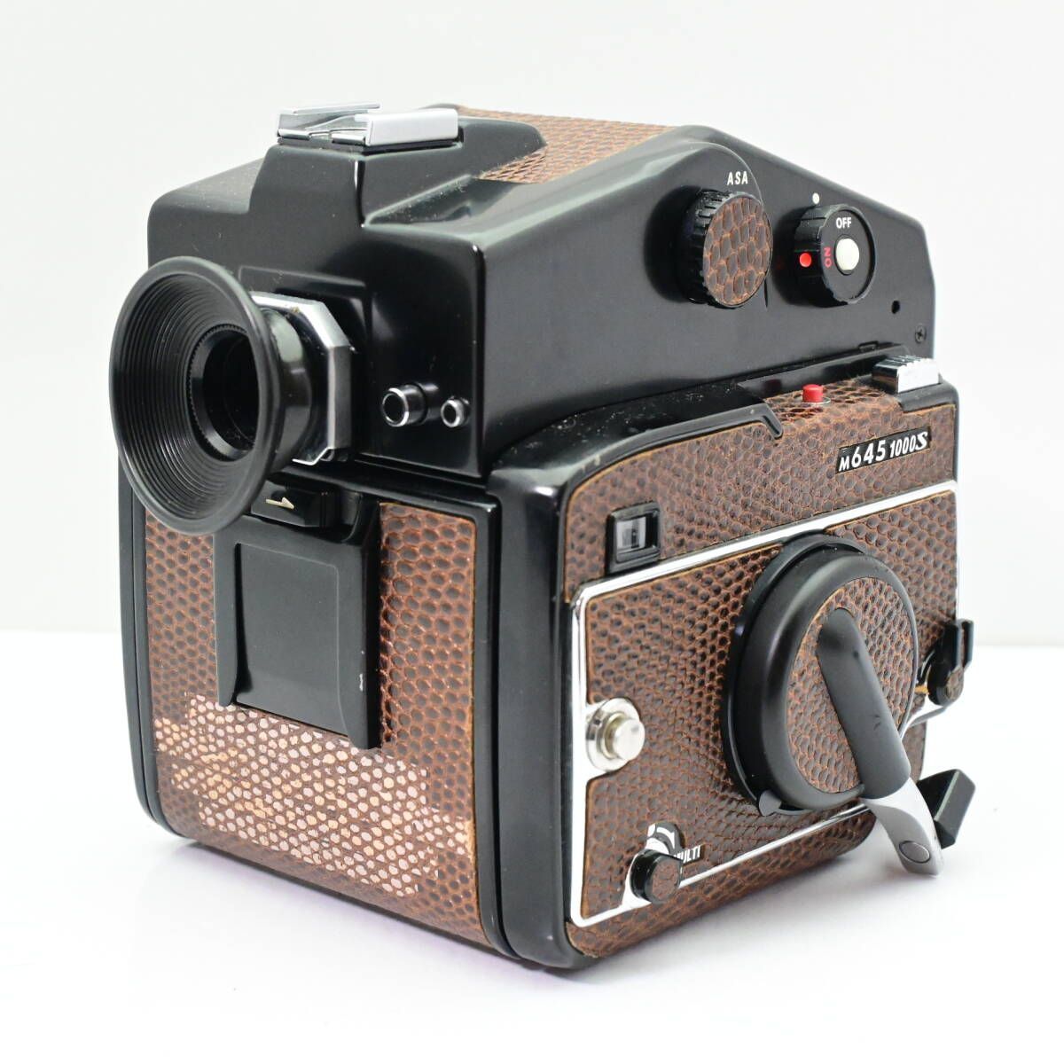A19[6983A]58☆希少☆ マミヤ MAMIYA M645 1000S ボディ リザード