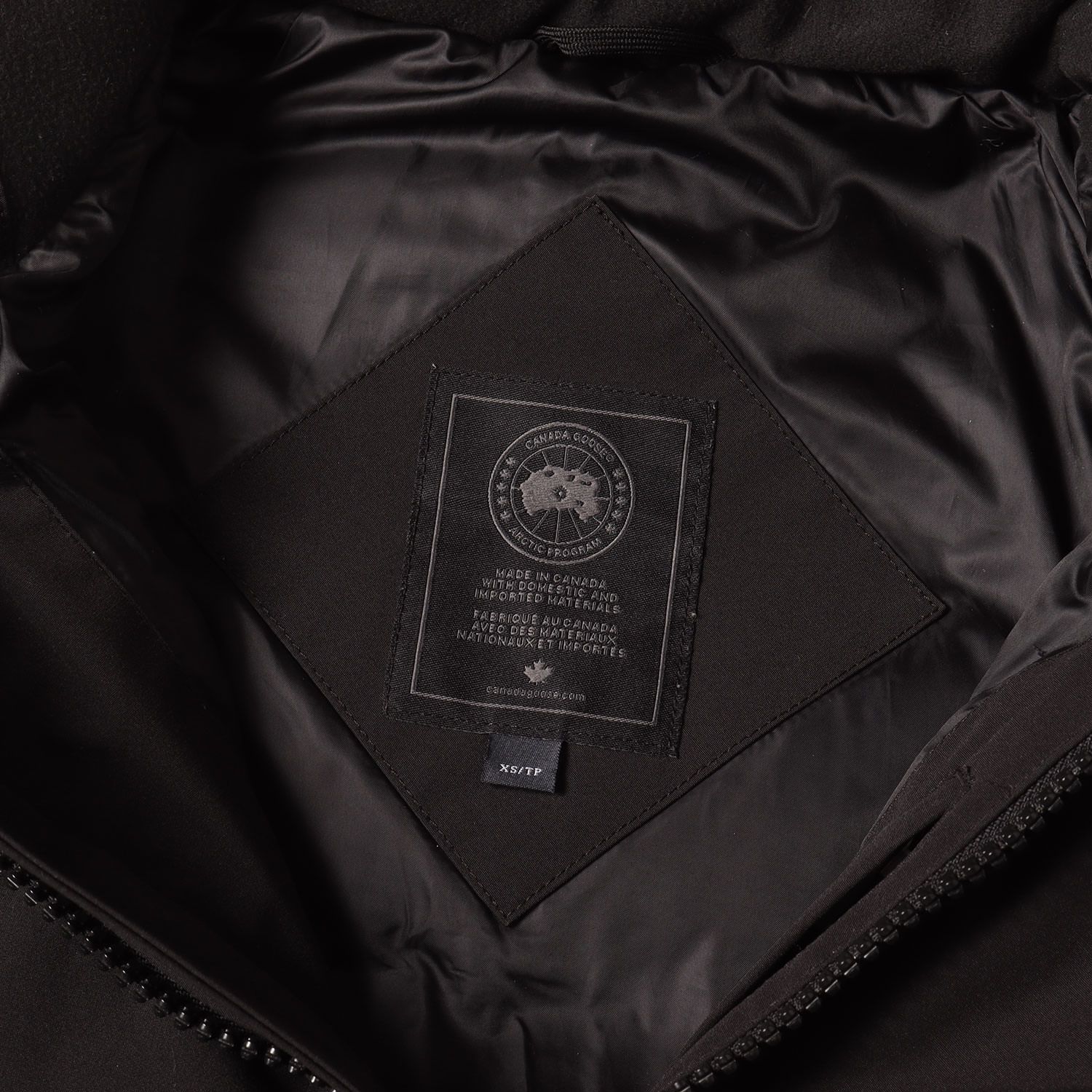   カナダグース コート ブラック 黒 サイズ:XS | ファーフード ダウンコート (Emory Parka) | BLACK LABEL | アウター ジャケット 上着【メンズ】【中古】 CANADA GOOSE カナダグース コート ブラック 黒 サイズ:XS | ファー