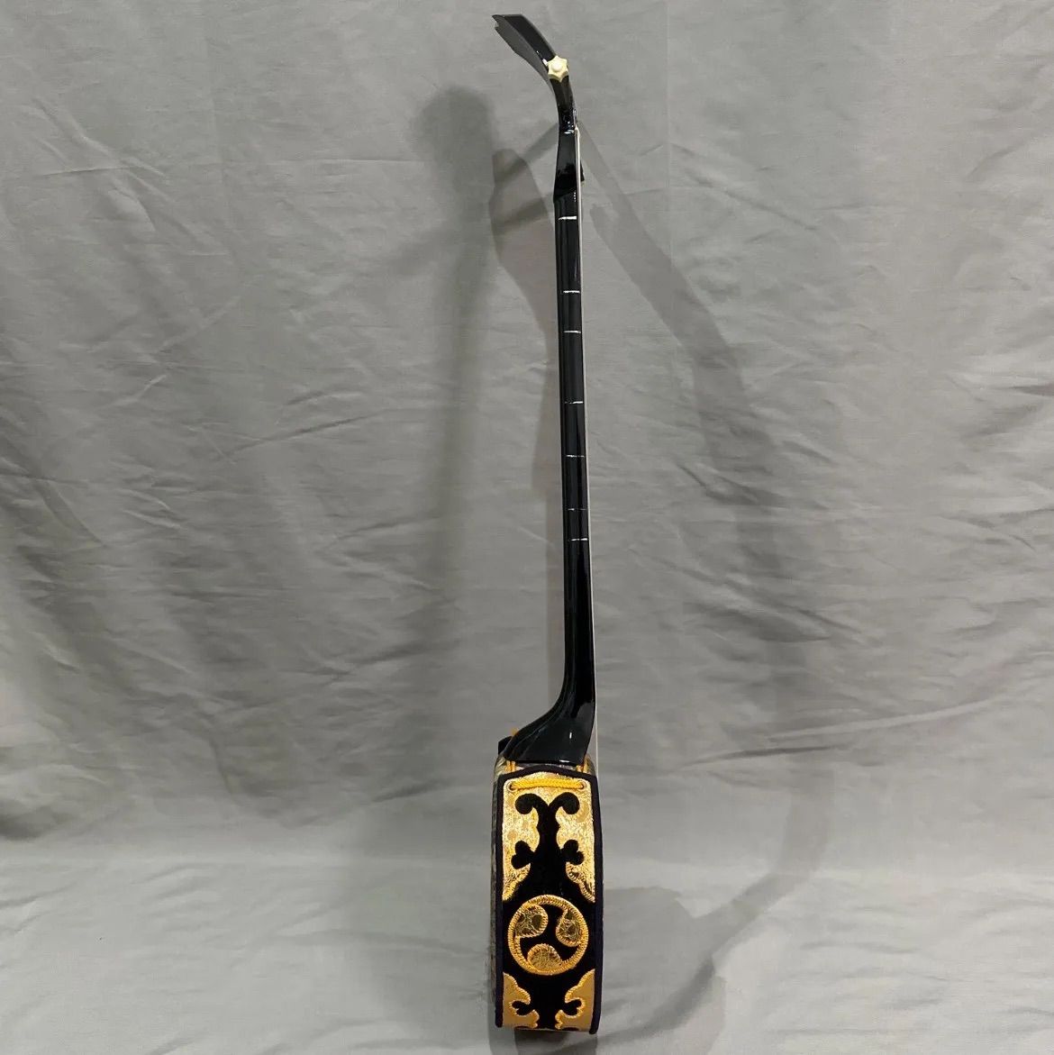 沖縄三線 三味線 人工 人工皮 和楽器 合皮 蛇柄 蛇三線 ケース袋付き