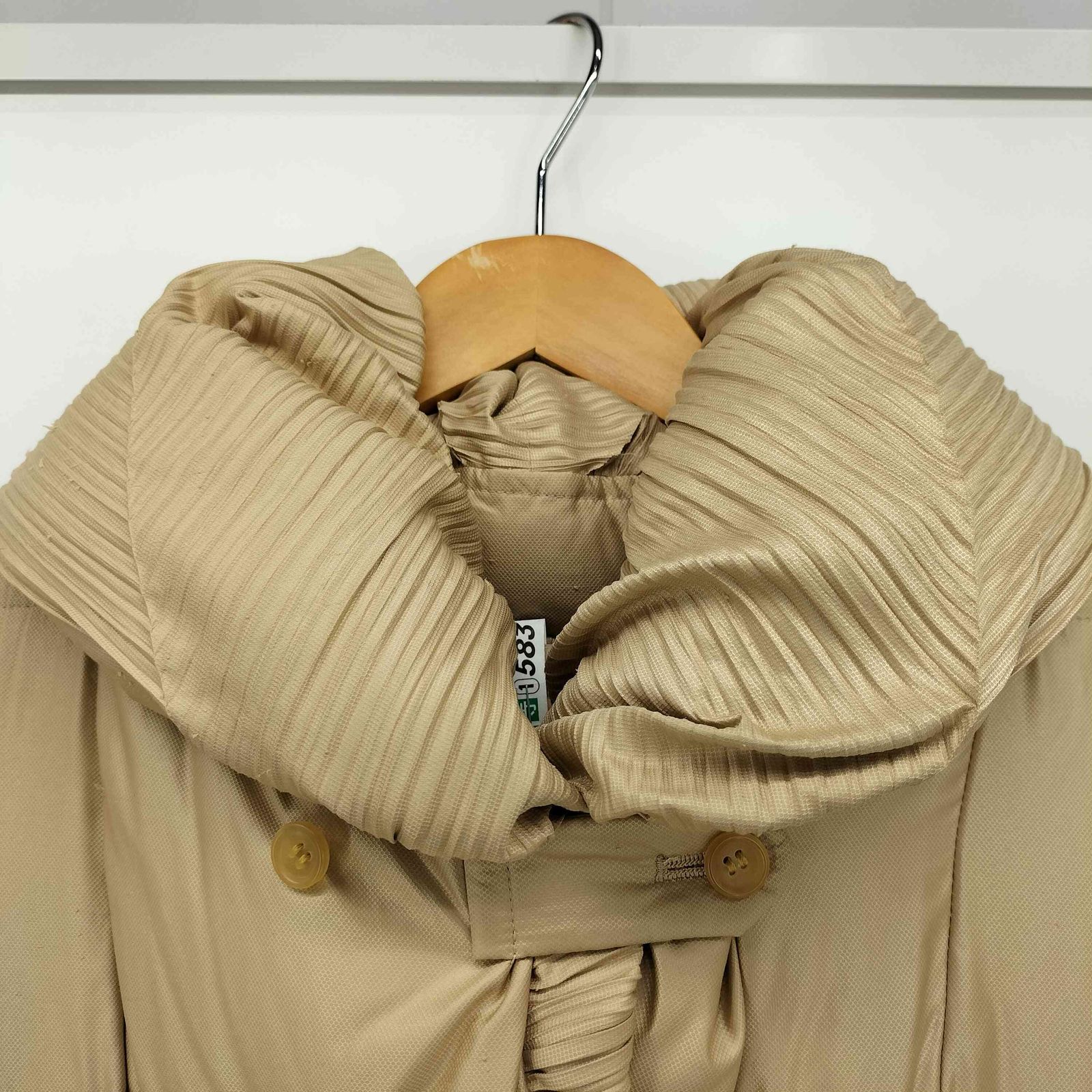 イッセイミヤケ ISSEY MIYAKE 襟プリーツ ダウン コート レディース