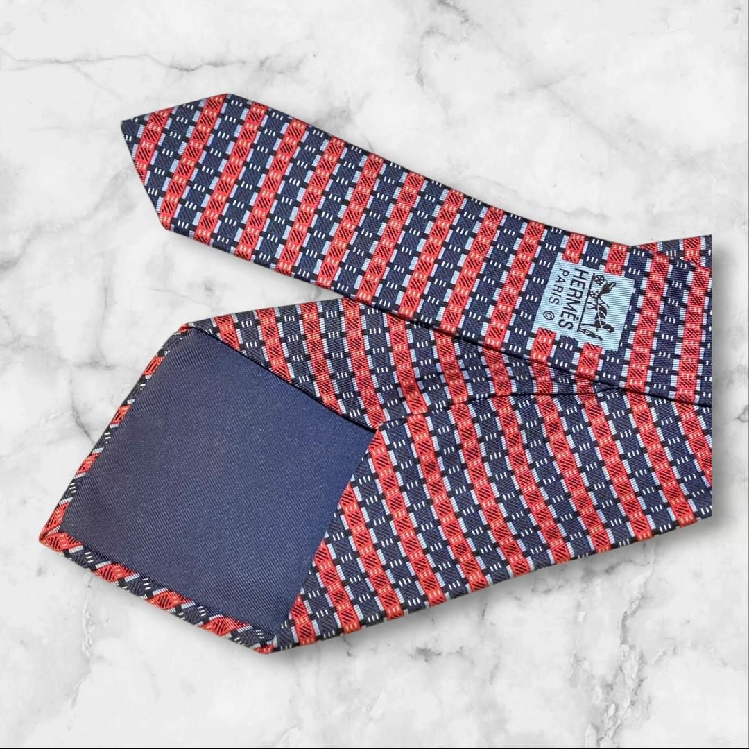 HERMES エルメス ネクタイ シルク フランス製 ストライプ ネイビー 赤 HERMES エルメス ネクタイ シルク フランス製 ストライプ ネイビー 赤