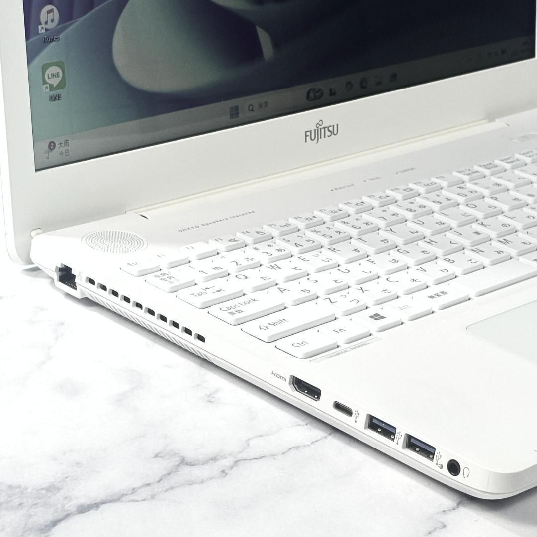 Corei7・8GB・SSD512・DVDマルチ・Windows11・ホワイトノートパソコン