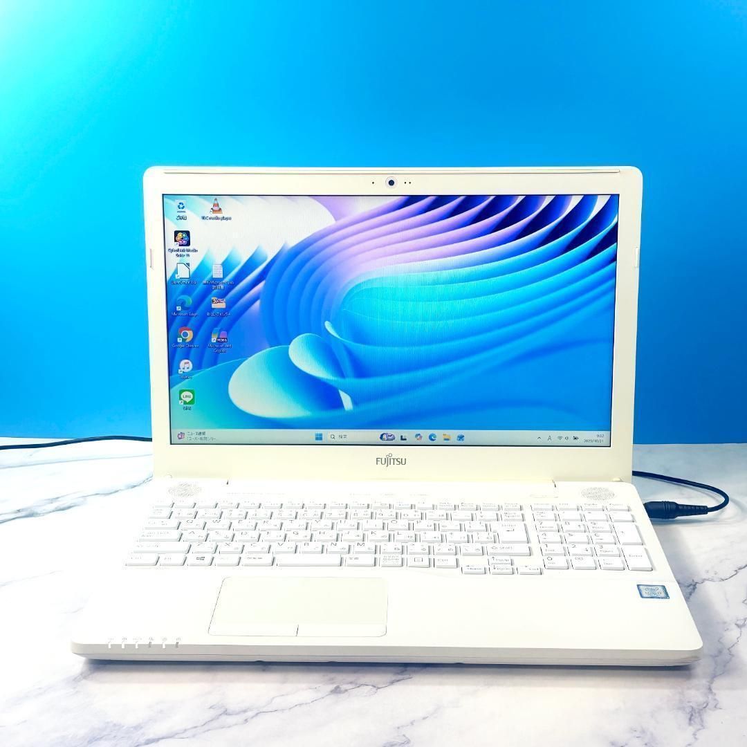 Corei7・8GB・SSD512・DVDマルチ・Windows11・ホワイトノートパソコン