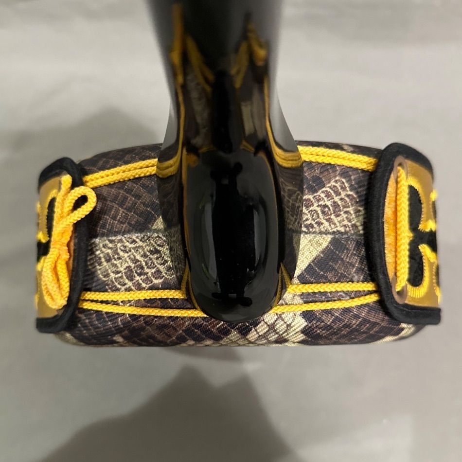 ジャンク品】沖縄三線 三味線 人工 人工皮 和楽器 合皮 蛇柄 蛇三線 味