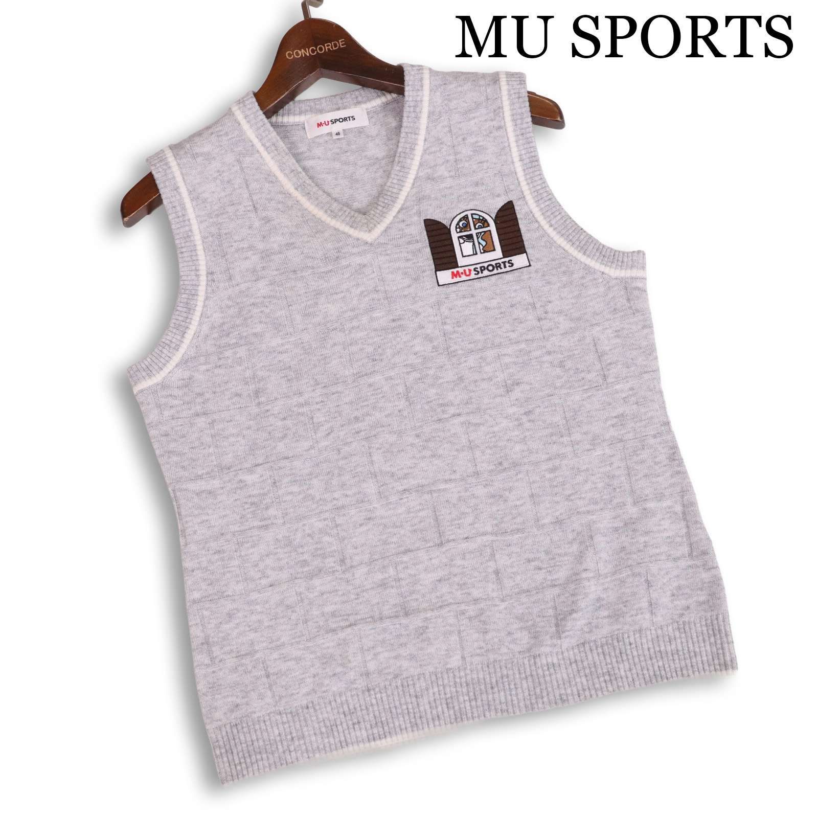 MU SPORTS ミエコウエサコ ゴルフ ウール混 ロゴ刺繍♪ Vネック ニット