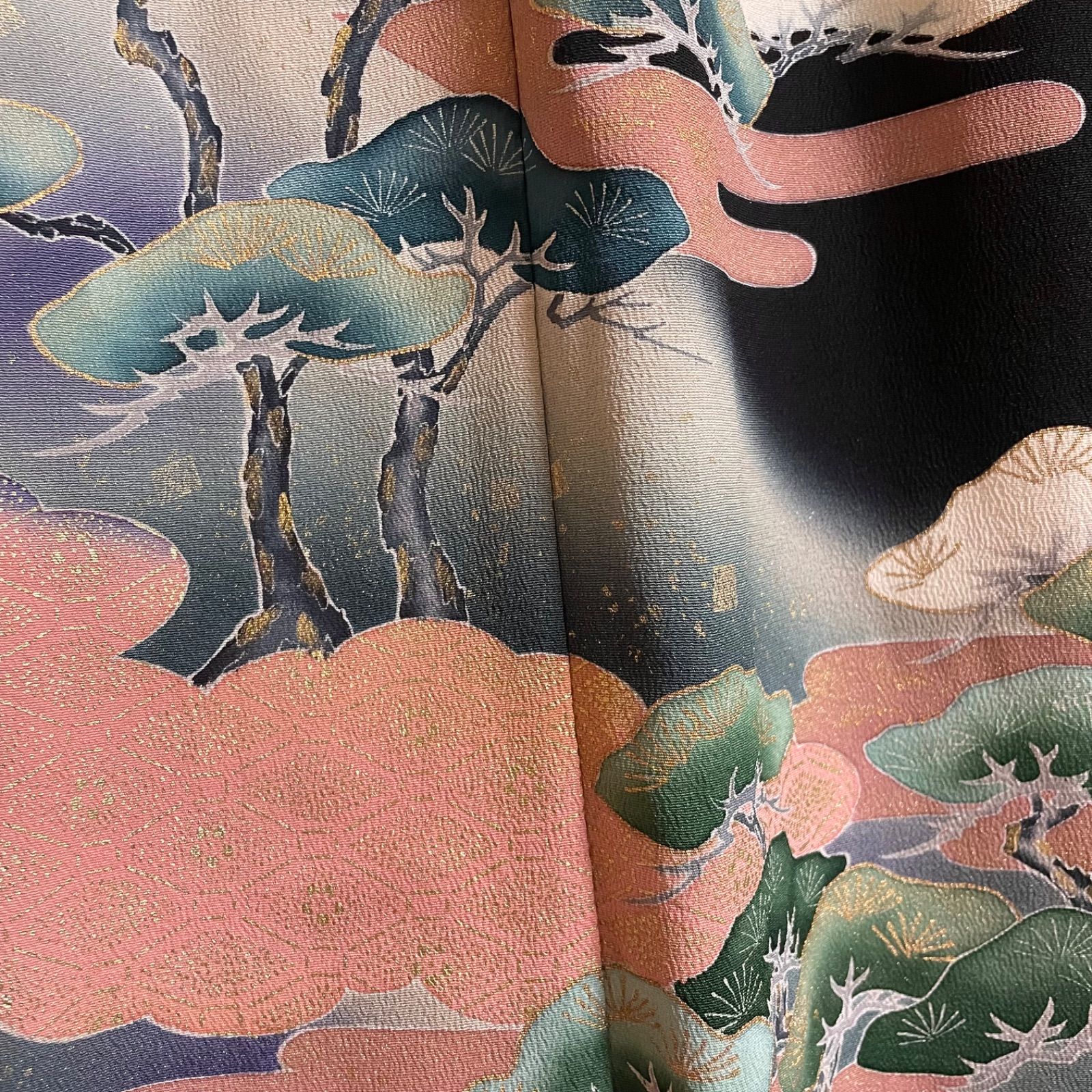 着物リメイク ワンピース ドレス 黒留袖 正絹 落款 作家物 枝松 - メルカリ