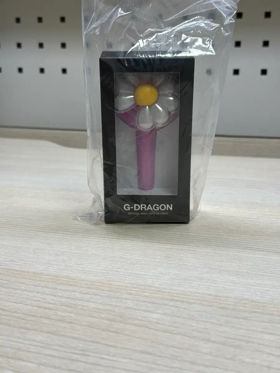 G-DRAGON（ジードラゴン） ミニ ライト キーホルダー (ピンク) - メルカリ