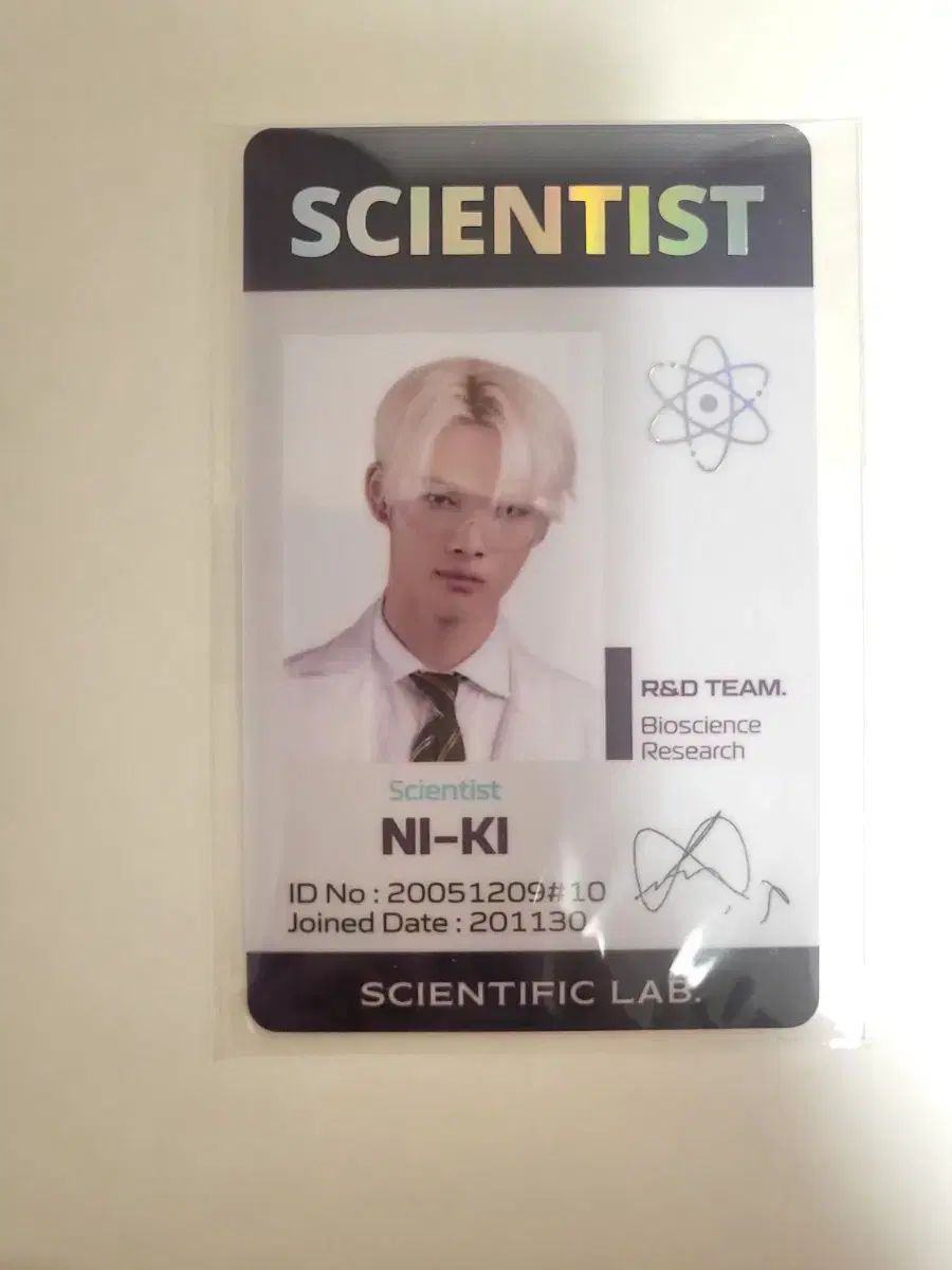 ENHYPEN（エンハイプン・エナプ） WORLD 科学 キー spカード 未使用