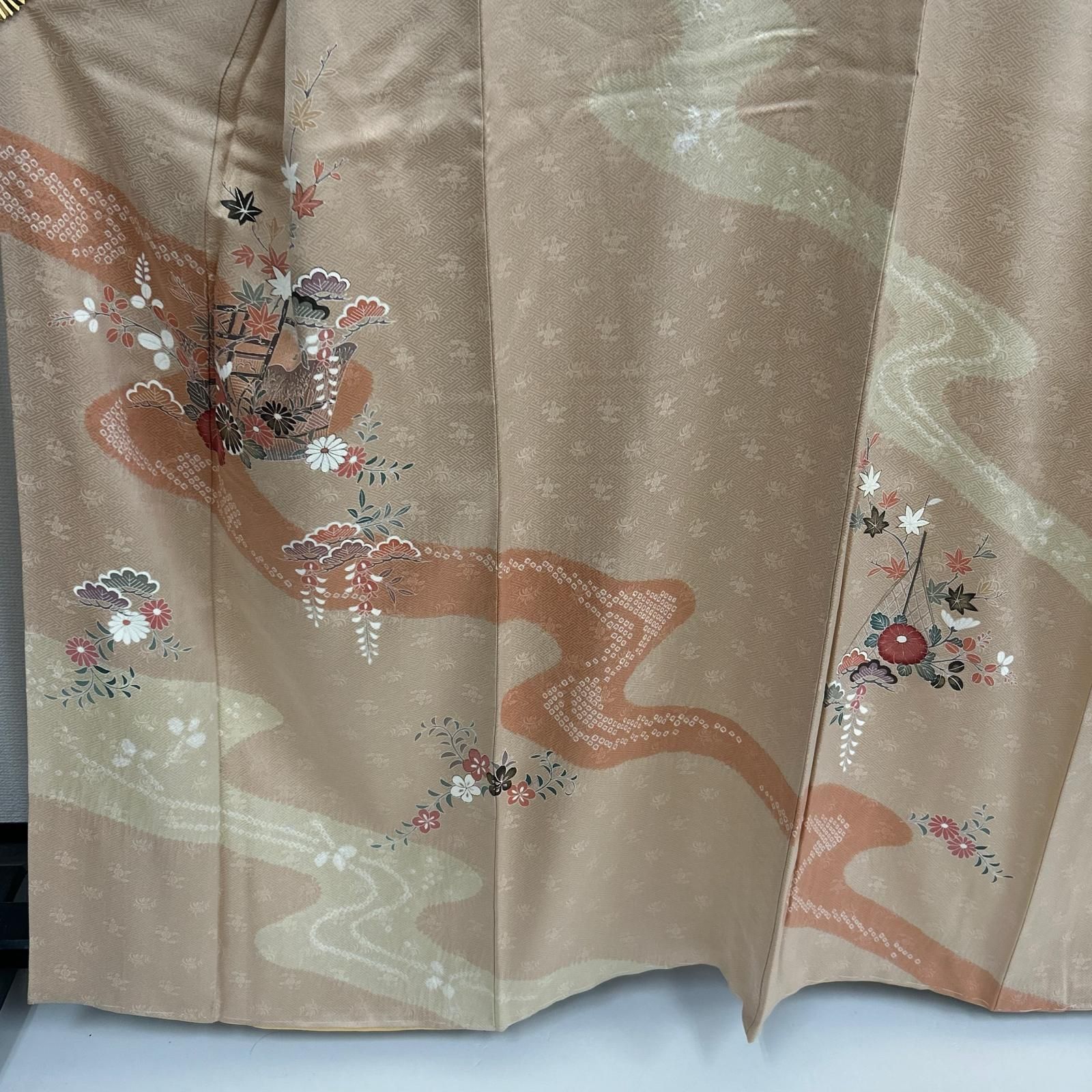 付下げ 絞り 裄67.5 可愛い花柄 紋無し 上品な染め 正絹 着物 MK-4589