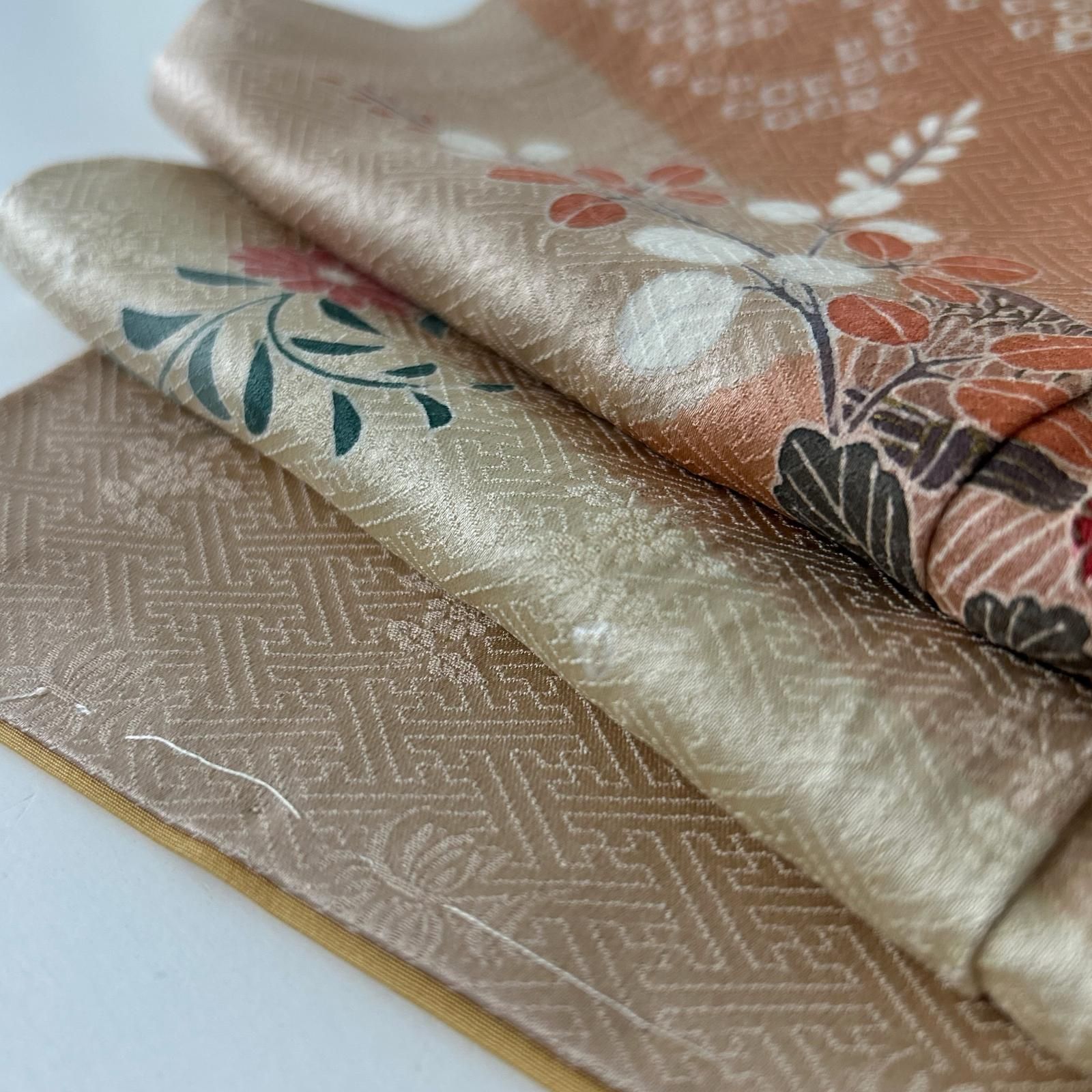 付下げ 絞り 裄67.5 可愛い花柄 紋無し 上品な染め 正絹 着物 MK-4589