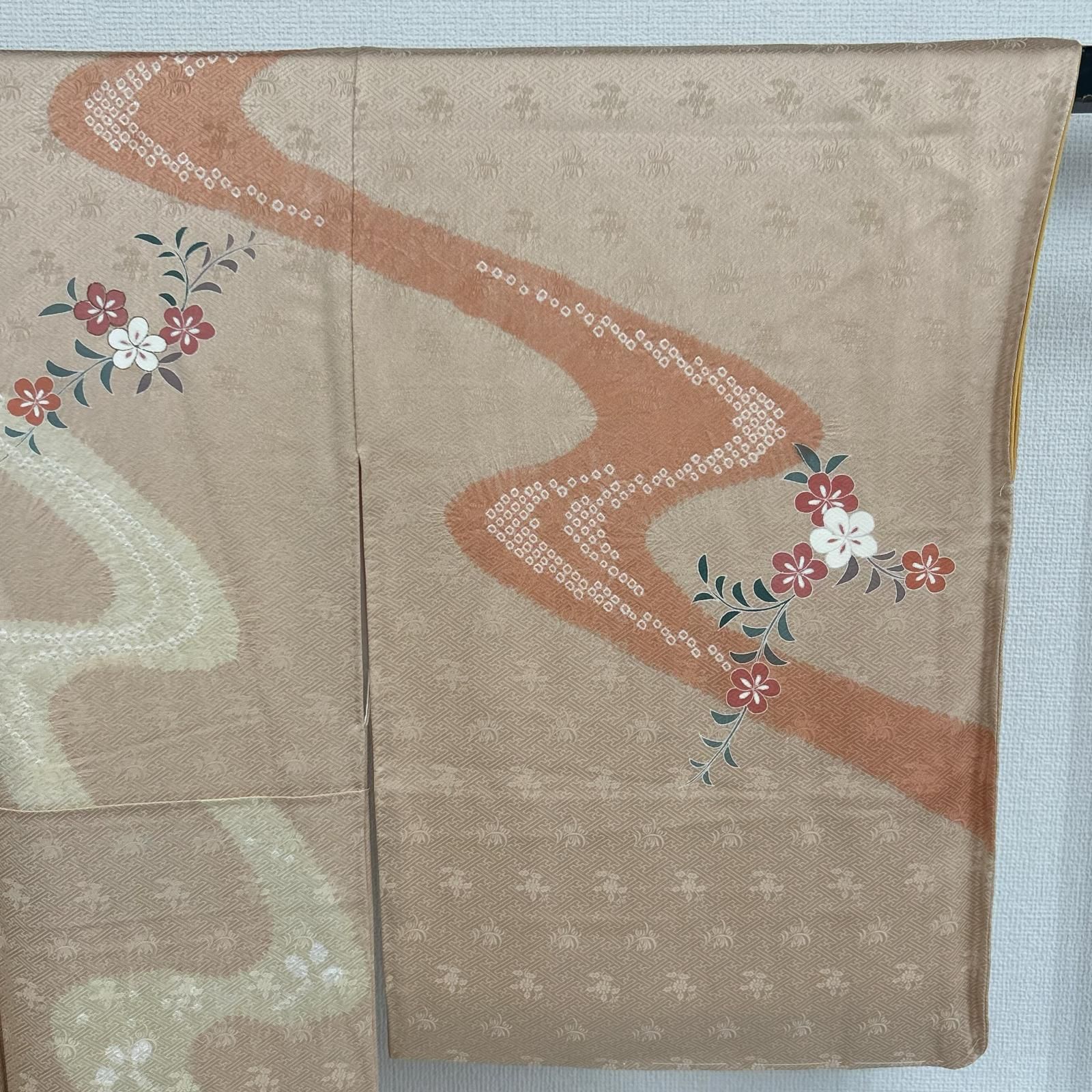 付下げ 絞り 裄67.5 可愛い花柄 紋無し 上品な染め 正絹 着物 MK-4589