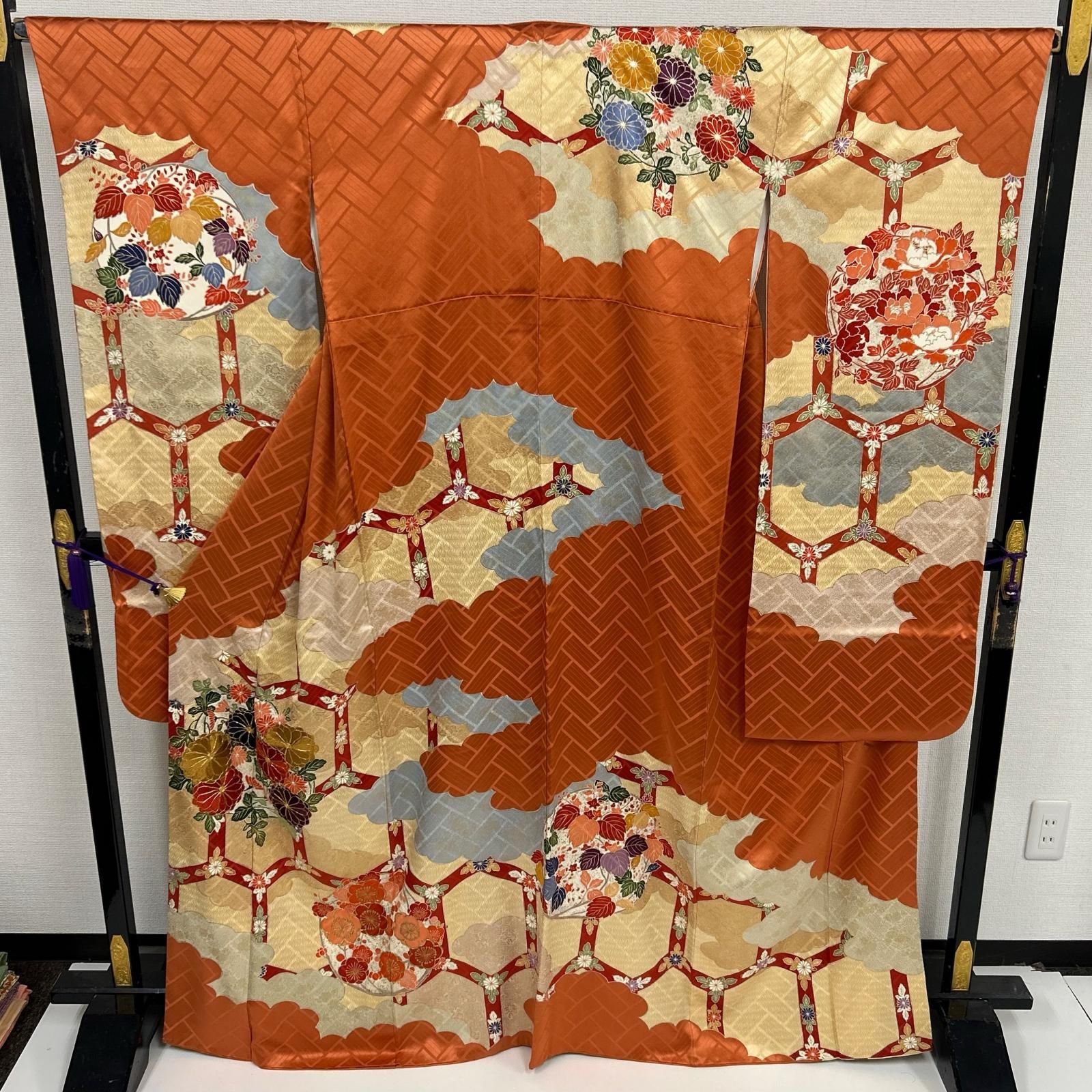 振袖 金駒刺繍 裄66.5 古典柄 素敵な染め 正絹 着物 MK-4603 - メルカリ