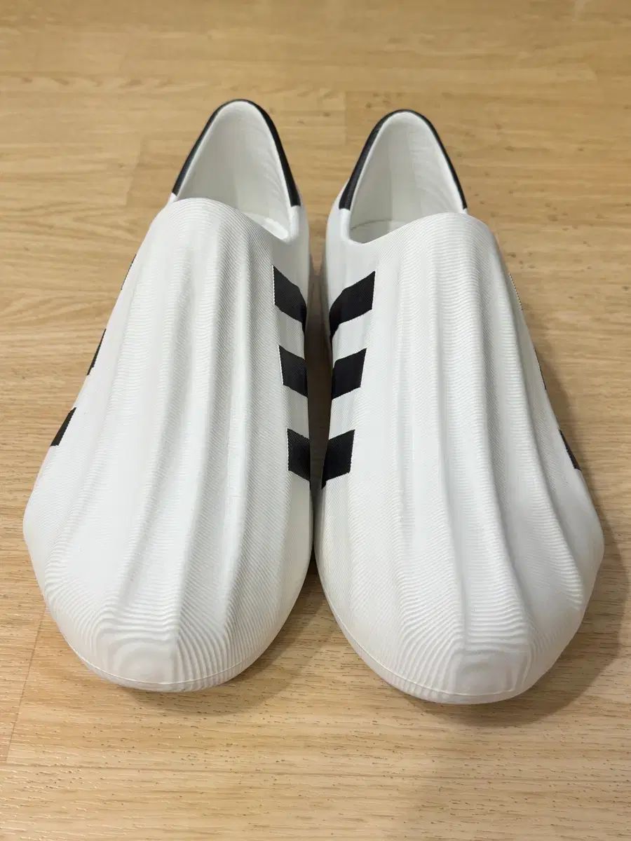 アディダス アディフォーム SUPERSTAR 白