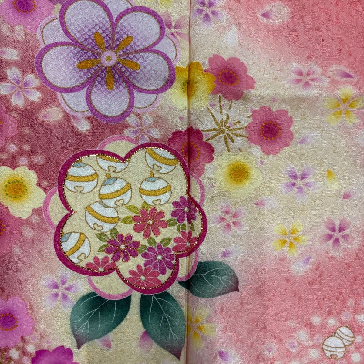 美品】 振袖 身丈157cm 裄丈64.5cm M 袷 草花 鈴 箔 金彩 ピンク 正絹