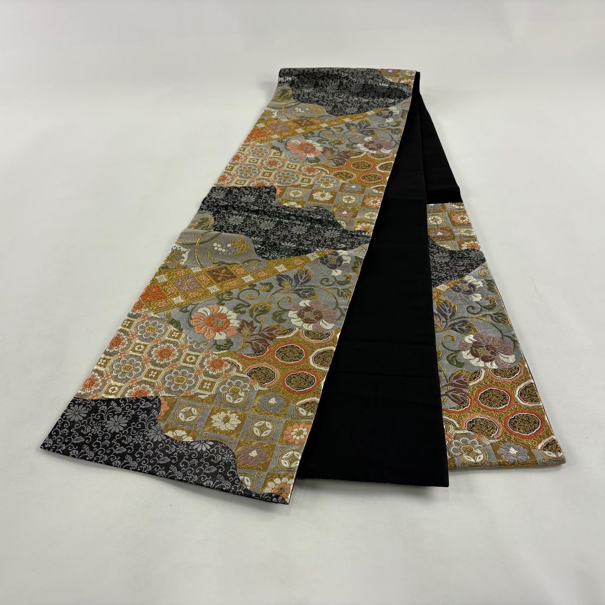 美品】 袋帯 秀品 花唐草 蜀江華文 唐織 箔 黒 六通 正絹 【中古