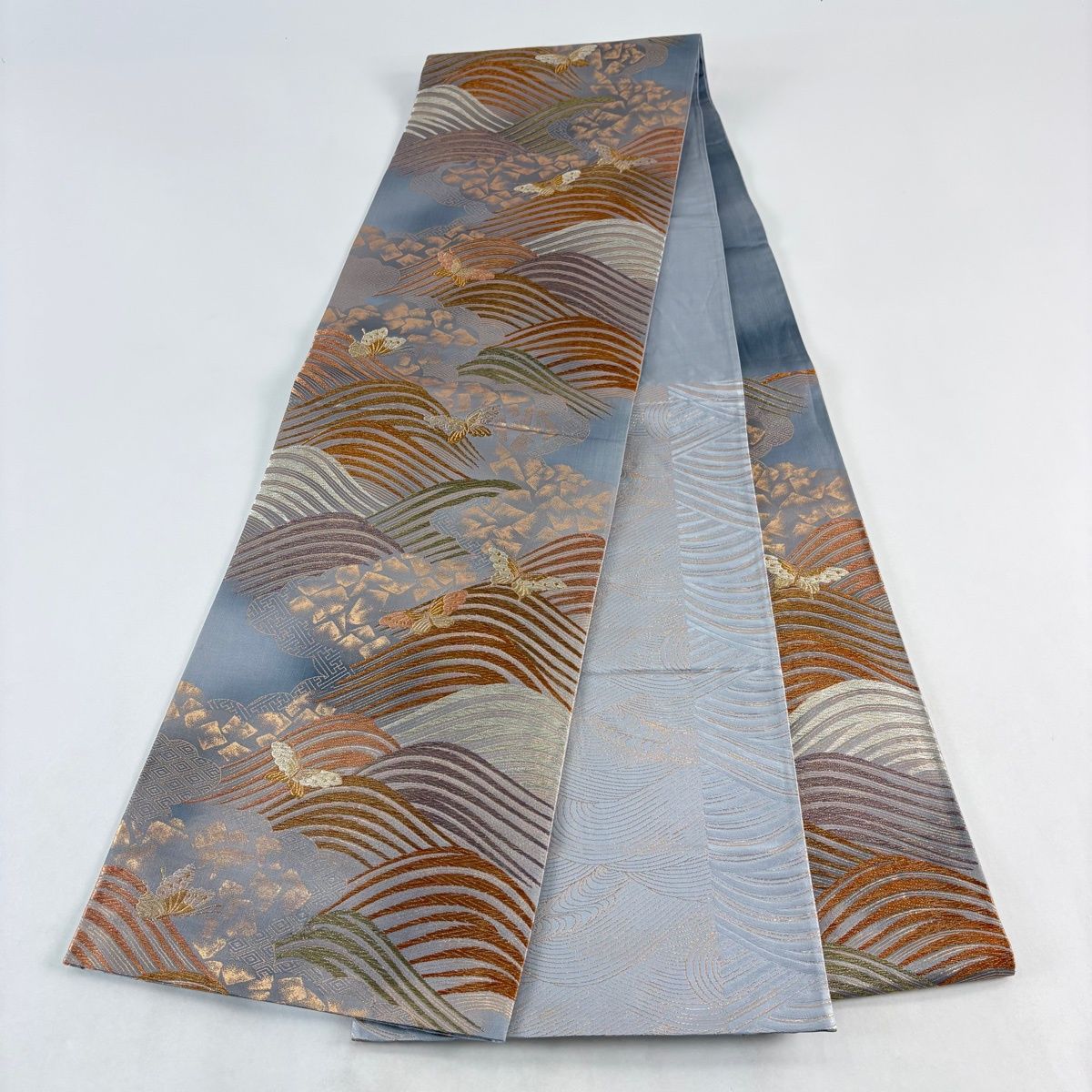 袋帯 秀品 蝶 波 金糸 唐織 灰色 六通 正絹 【中古】 - メルカリ