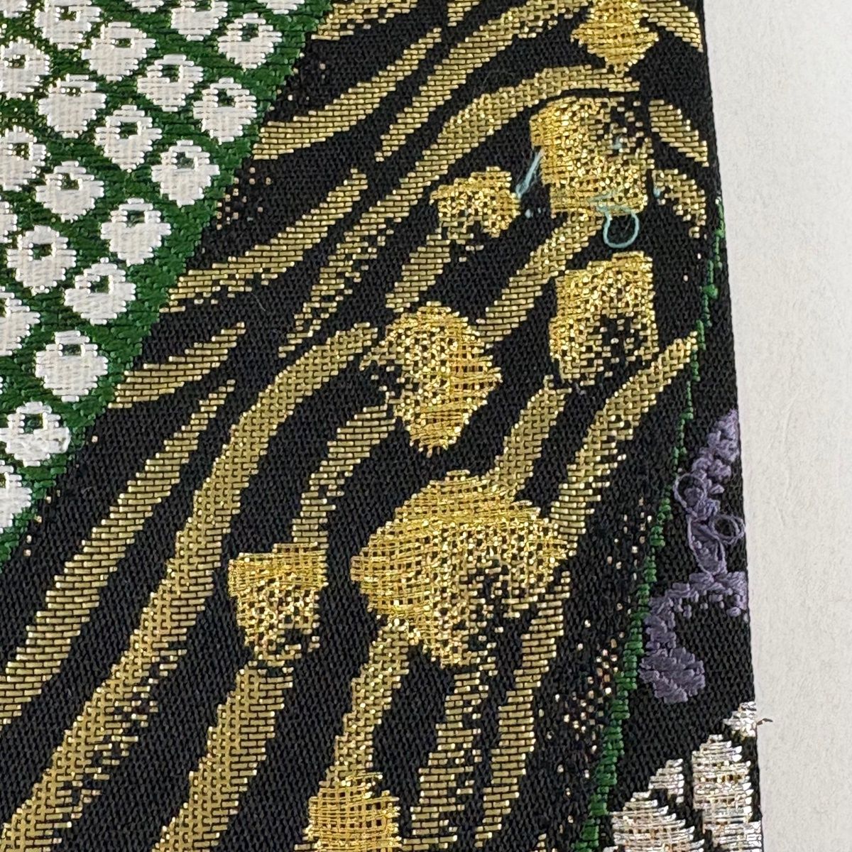 美品】 袋帯 秀品 向かい鳥 菊唐草 金銀糸 箔 黒 六通 正絹 【中古