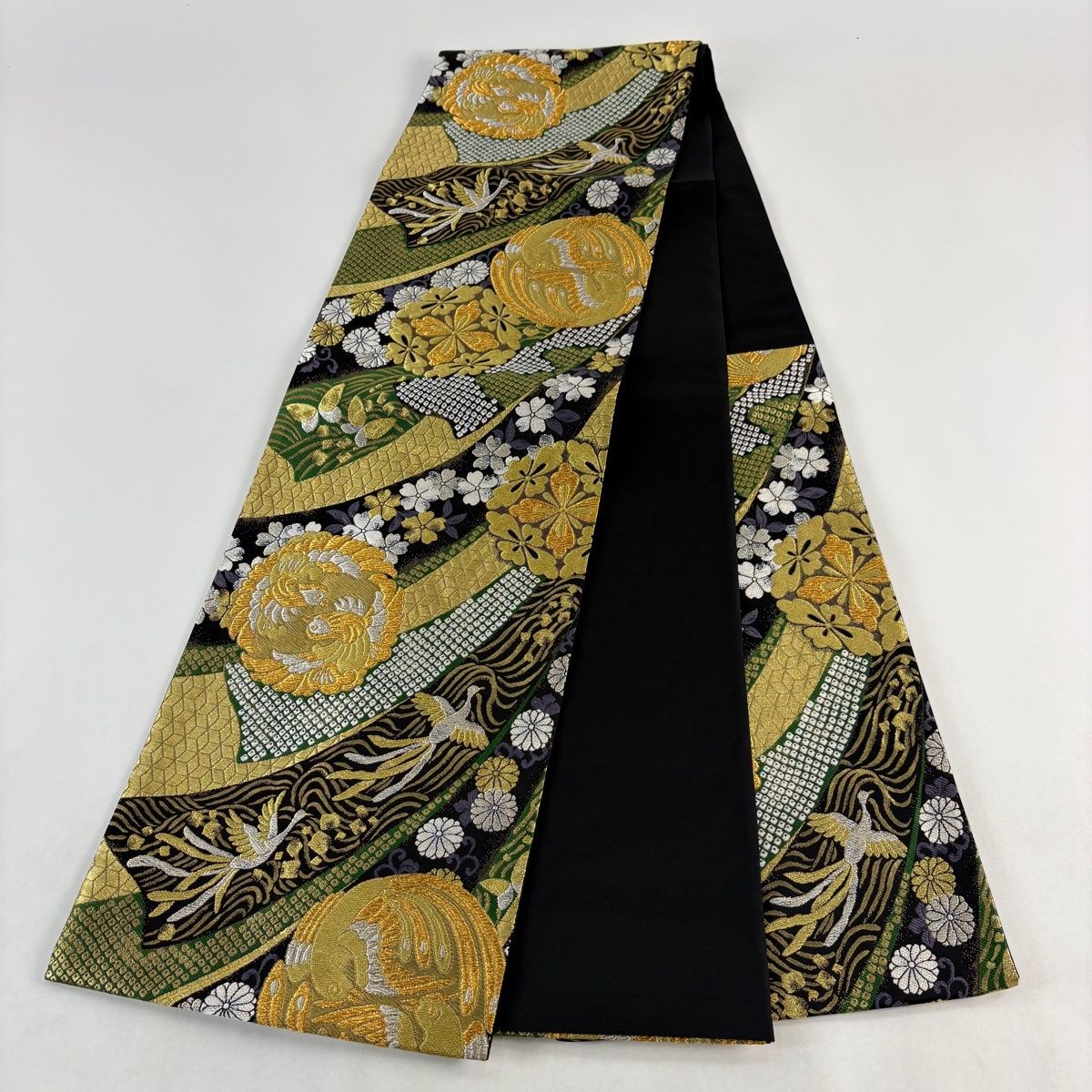 美品】 袋帯 秀品 向かい鳥 菊唐草 金銀糸 箔 黒 六通 正絹 【中古