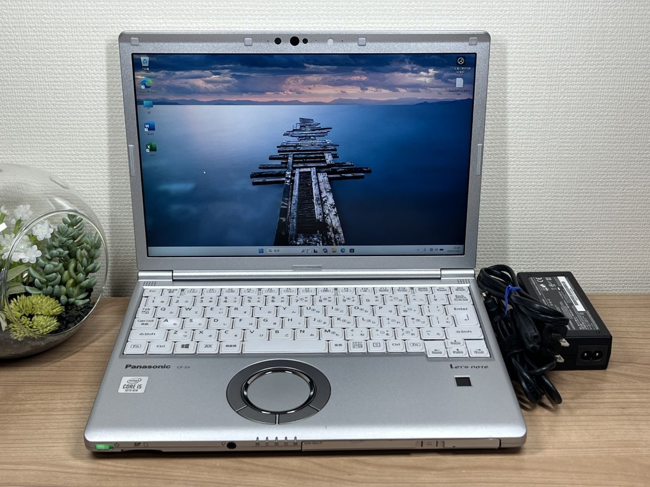 DVDモデル＞02111 軽量 Panasonic レッツノート CF-SV9 8GB/SSD256 i5