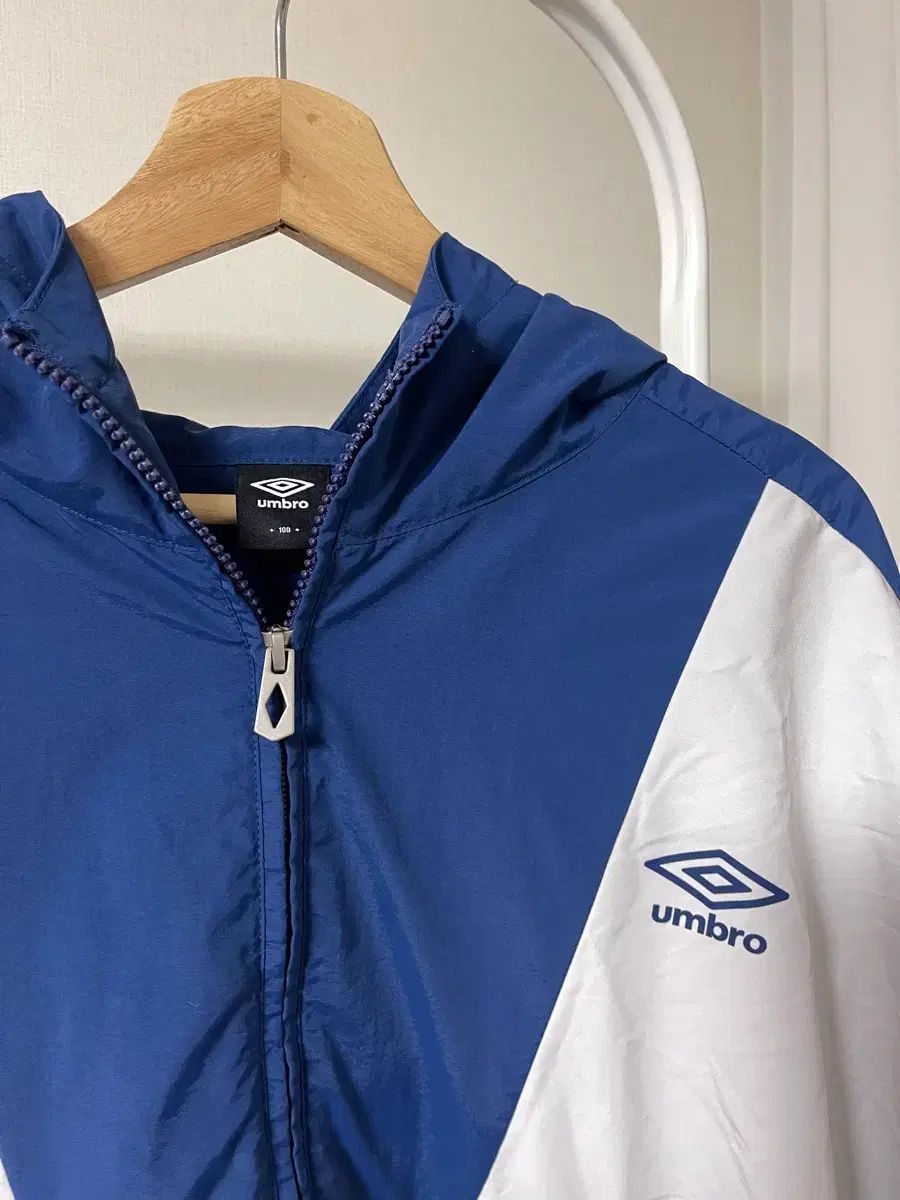 KOREA COLLECTIONCOLOR BLOCK STAND-NECK JACKET アンブロ シグネチャー カラーブロック アノラック ジャケット フード ウインドブレーカー L