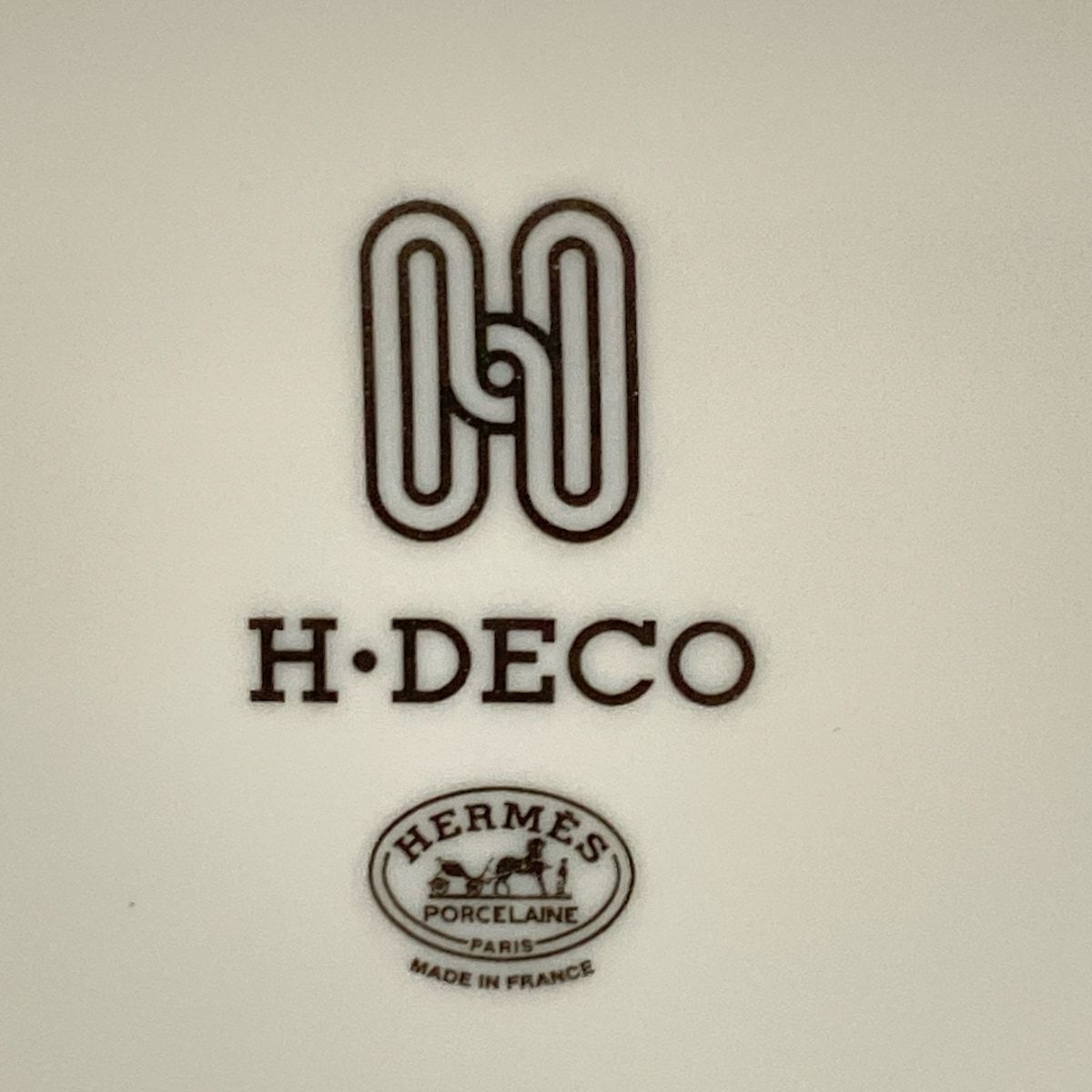 HERMES(エルメス) プレート新品同様 - 白×黒 H・DECO(アッシュデコ