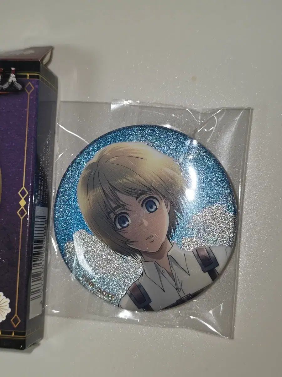 進撃の巨人 ラメキラ アルミン・アルレルト(アルミン) 缶バッジ 未開封