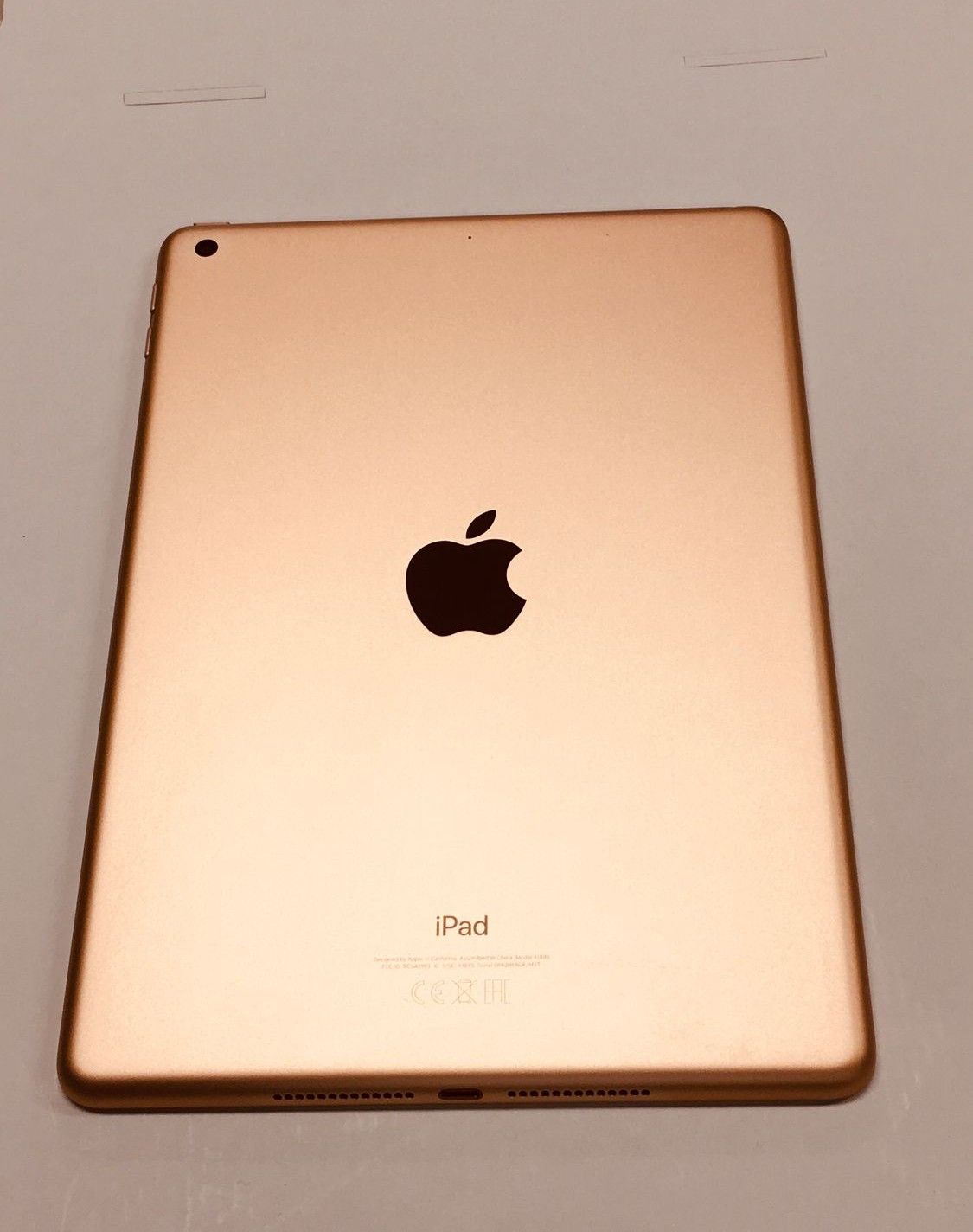 美品 Apple iPad 第6世代 Wi-Fiモデル 128GB ゴールド【動作確認・初期