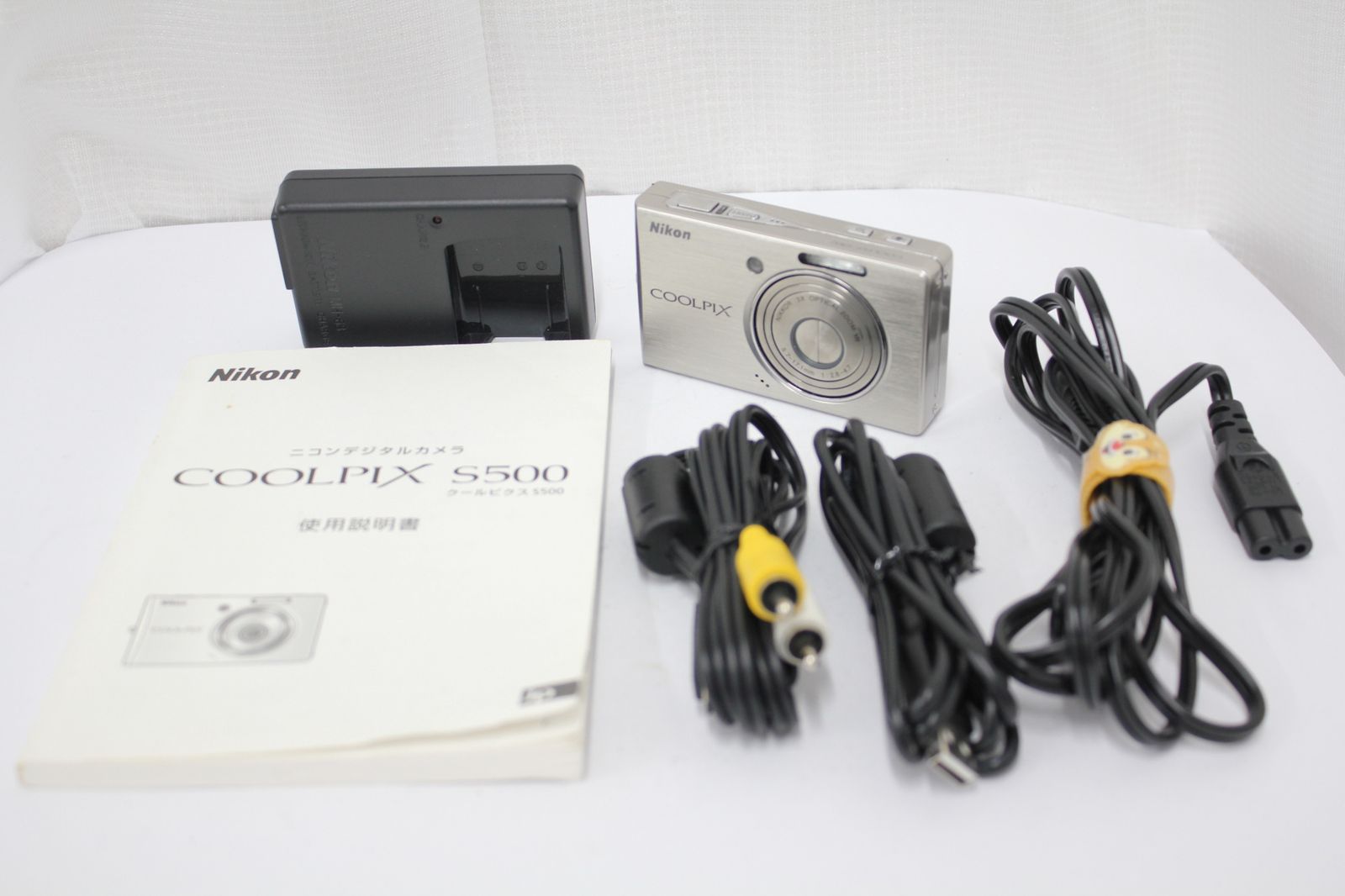 Nikon COOLPIX S500 バッテリーチャージャー付き ニコン Nikon COOLPIX S500 3x バッテリー、充電器付属 同梱無料