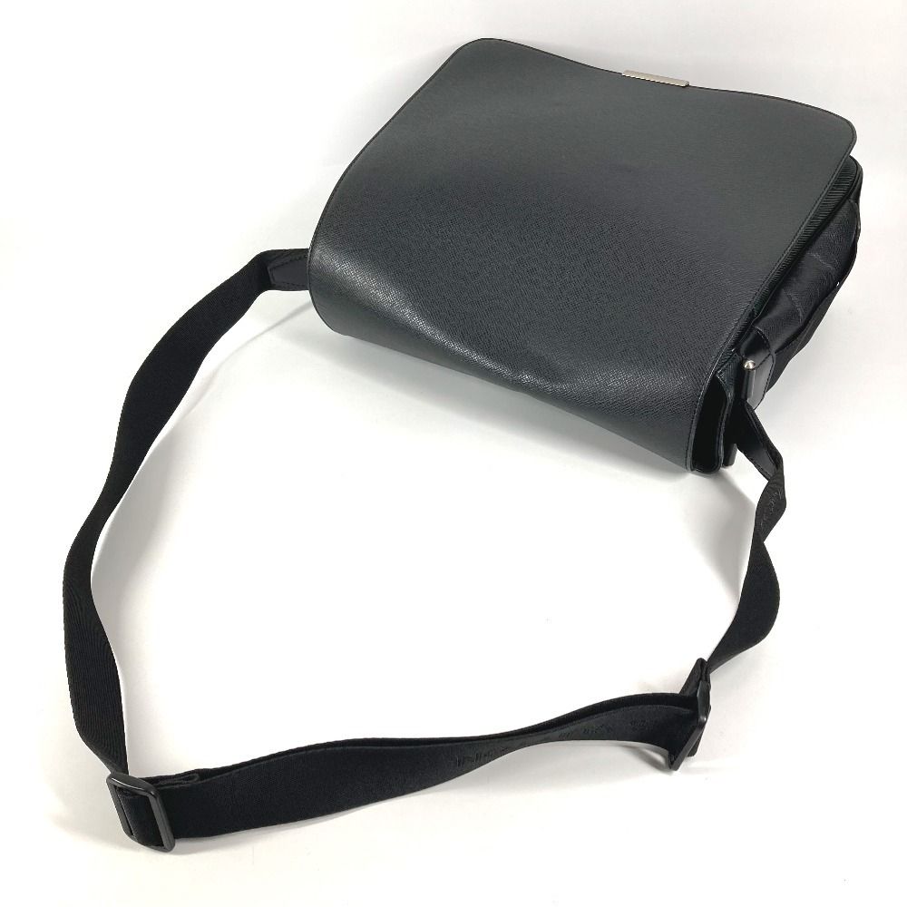 LOUIS VUITTON ルイヴィトン ショルダーバッグ ヴィクトール M30142