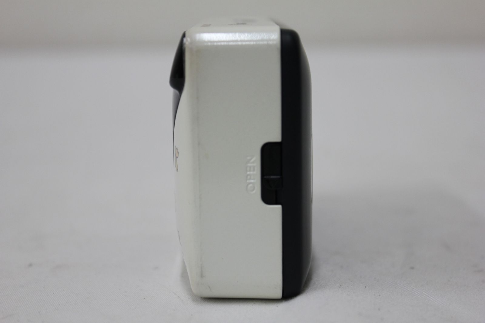 完動品】Konica K-mini Peter Rabbitフィルムカメラ 完動品】Konica K