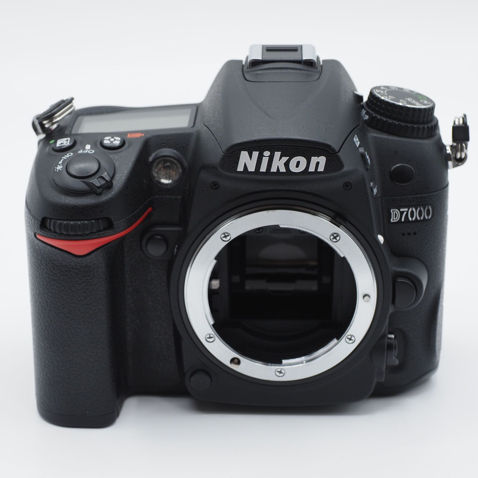 ショット数7,682回 Nikon ニコン デジタル一眼レフ D7000 ボディー