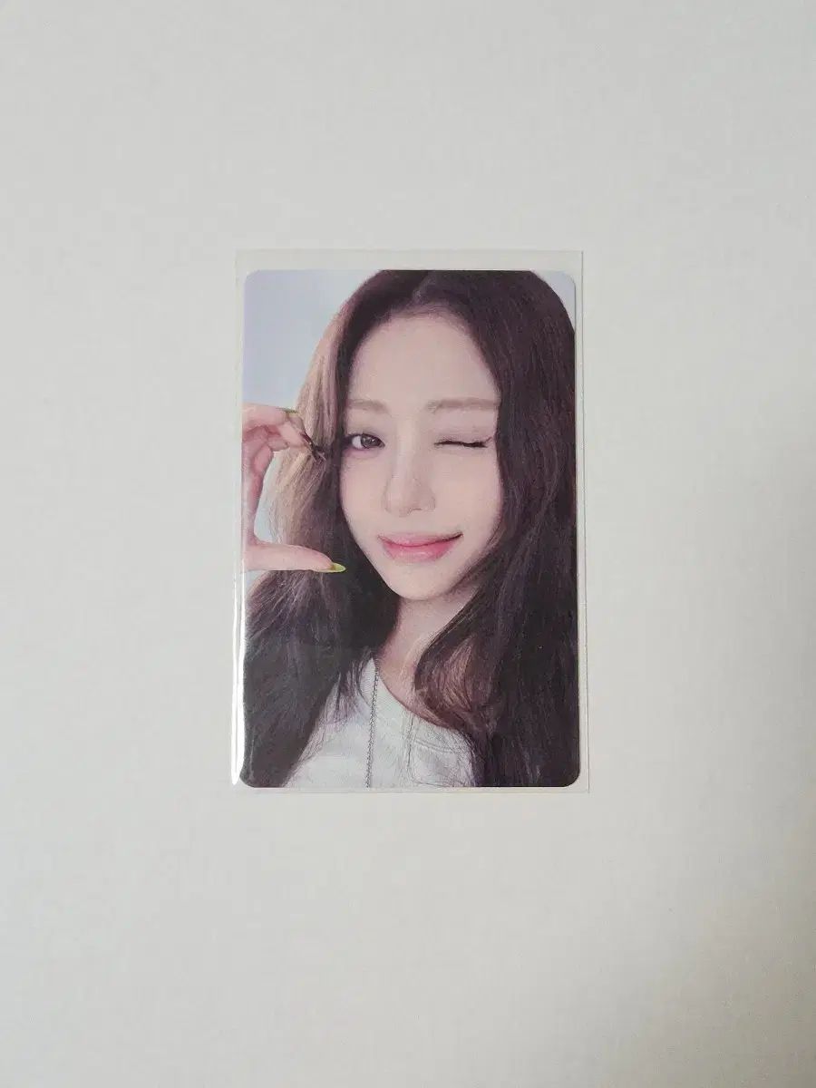 LE SSERAFIM（ルセラフィム）ホ・ユンジン(HUH YUNJIN) DICON トレカ