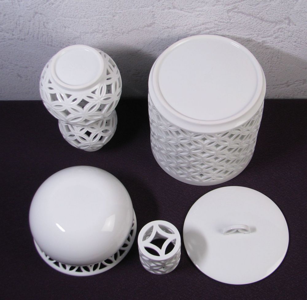 横石嘉助造 平戸白磁七宝透かし 皆具四点[水指・杓立・建水・蓋置] 極