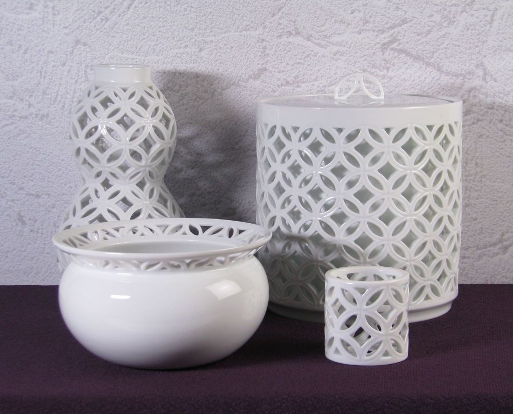 横石嘉助造 平戸白磁七宝透かし 皆具四点[水指・杓立・建水・蓋置] 極