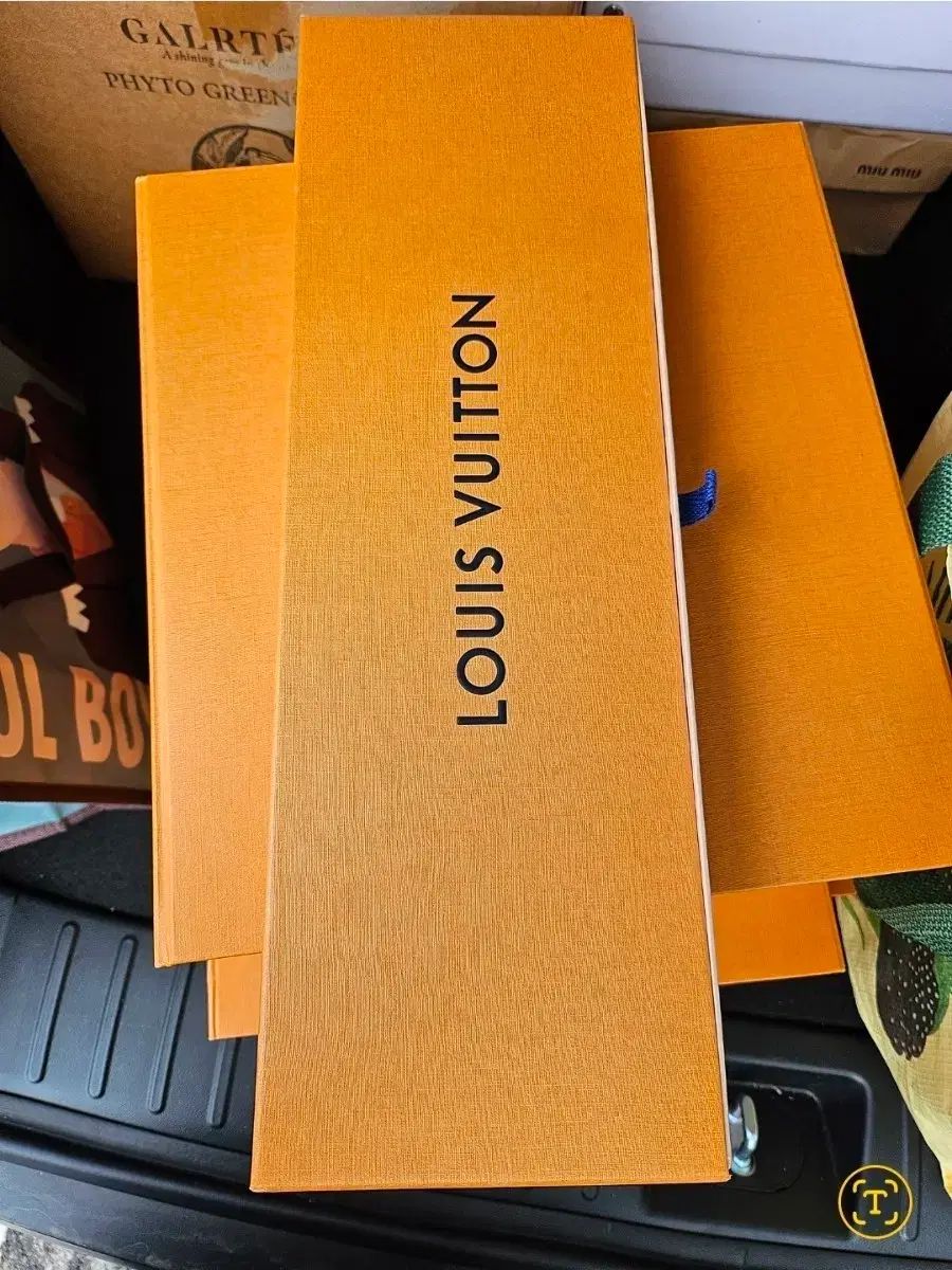 【美品】LOUIS VUITTON ネクタイ　箱付き LOUIS ネクタイ VUITTON ルイヴィトン - ネクタイ用 メルカリ 2026年
