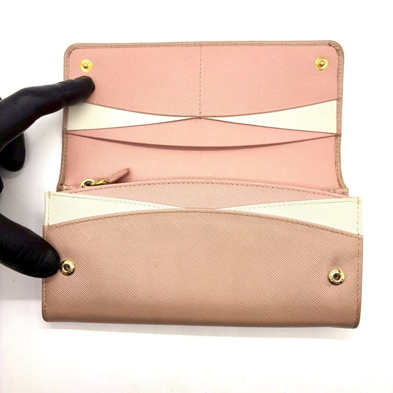 大人ピンクの気品✨ PRADA 長財布 フラップウォレット サフィアーノ