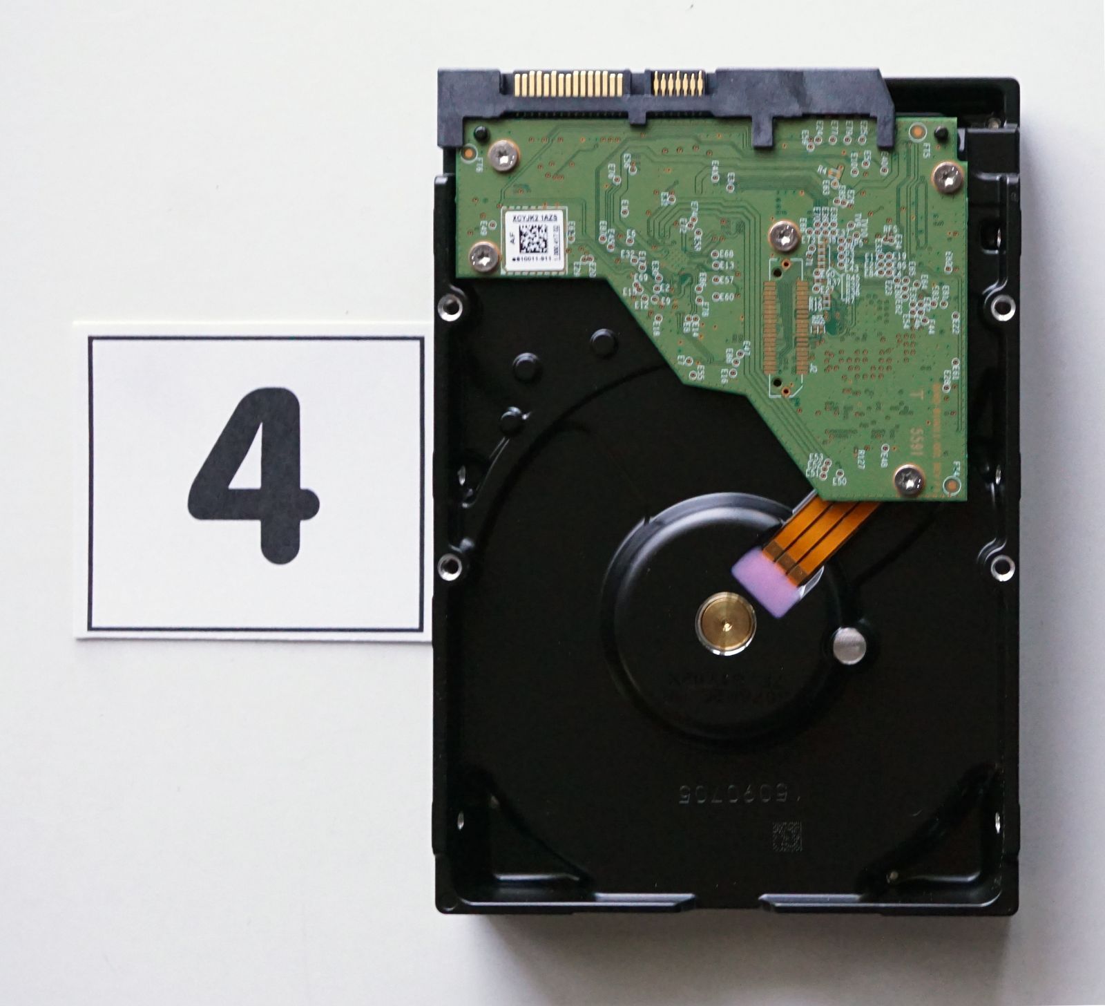 中古 / 使用時間わずか！・正常】WD Blue 6.0TB HDD (WD60EZAZ) / ロー 