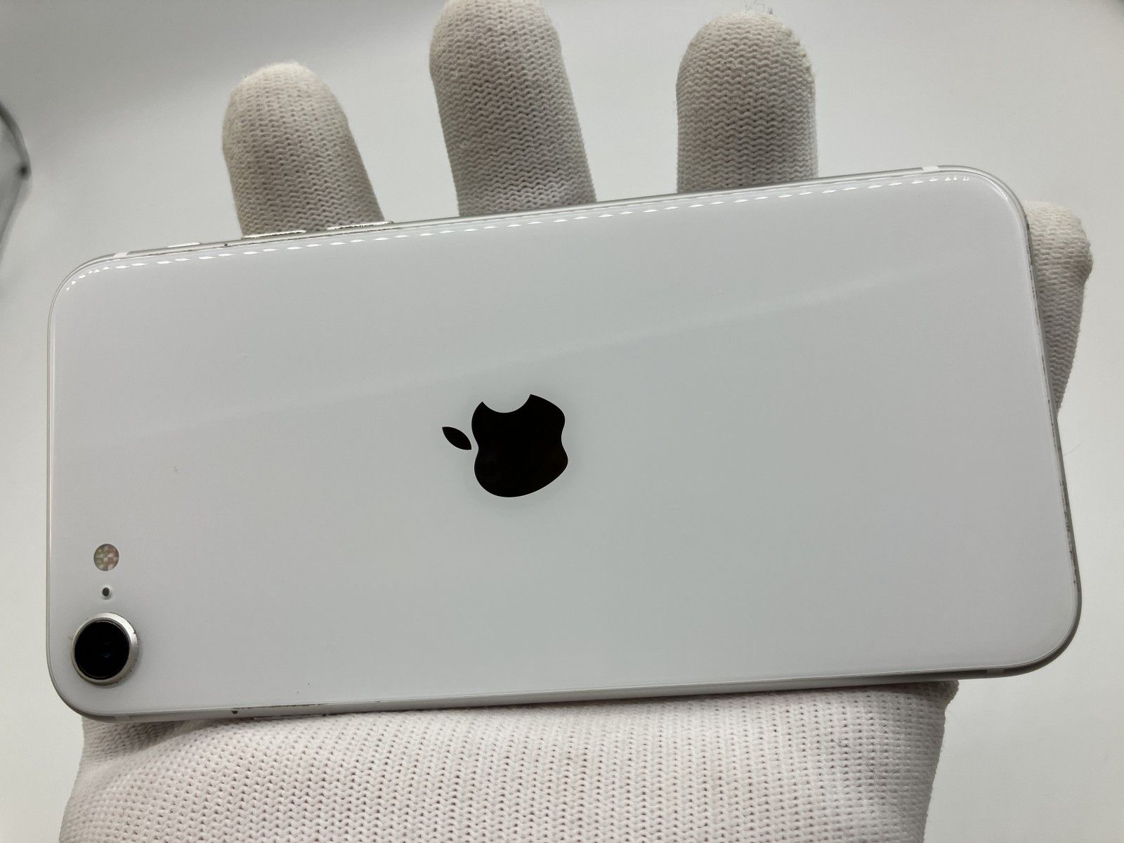 iPhone SE2 64GB ホワイト SIMフリー バッテリー新品 - メルカリ