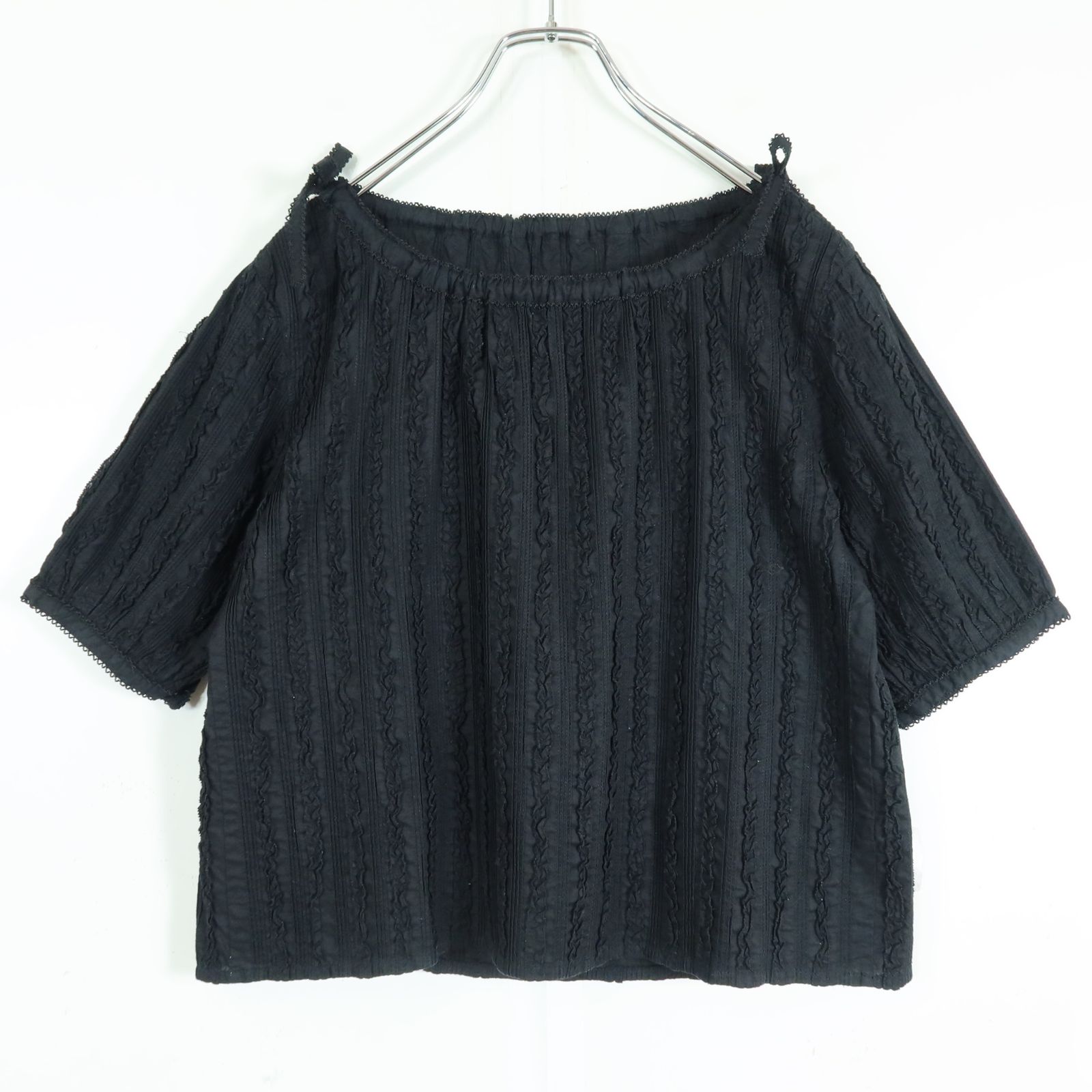 カネコイサオ☆ピンタック&フリル♪半袖ローンブラウス 黒系 無地 薄手