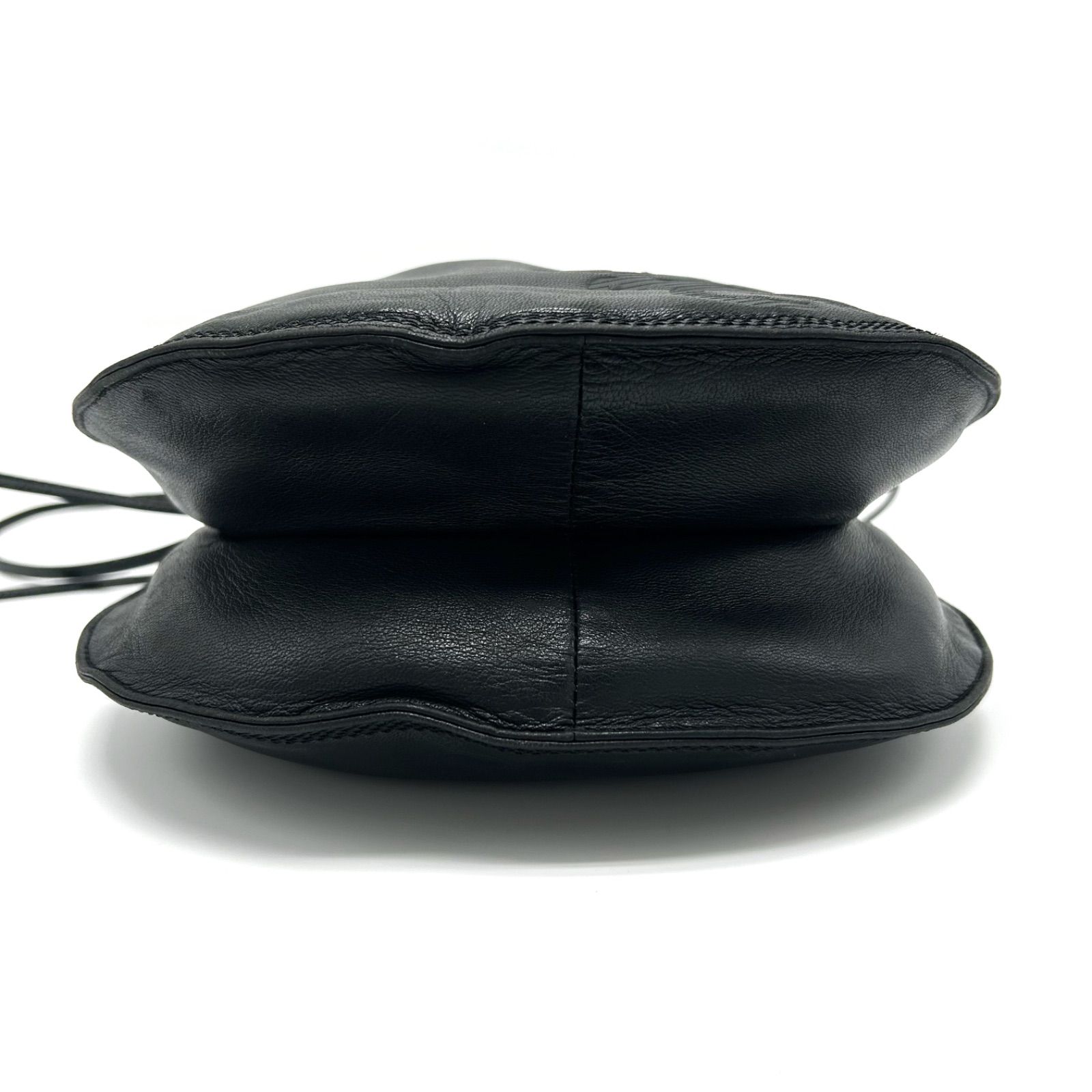 美品 LOEWE ロエベ アナグラム 巾着 ショルダーバッグ 肩掛け 斜めがけ