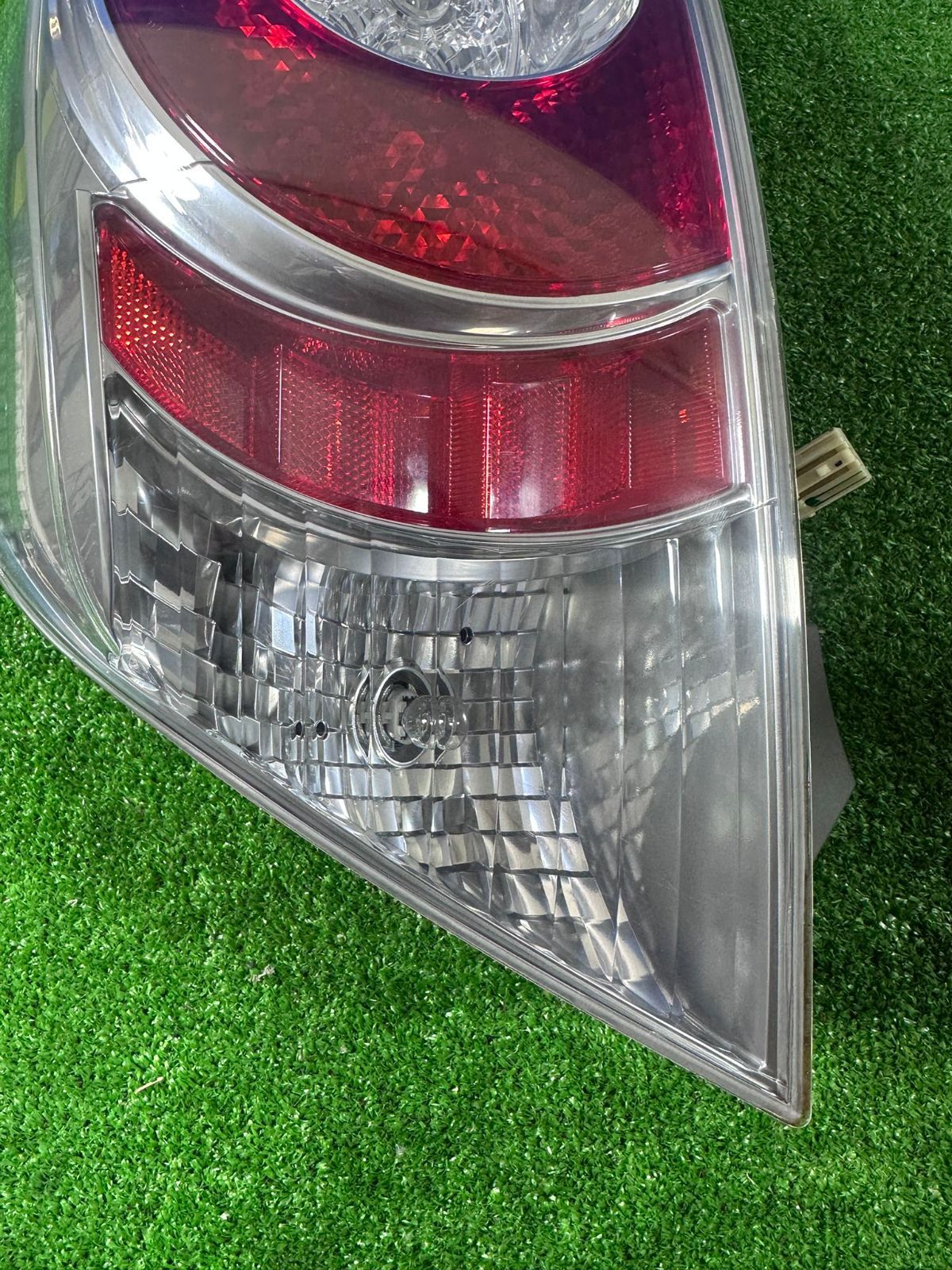 ZT-7851] 純正トヨタ アクア NHP10 H26年 左テールライト／バック