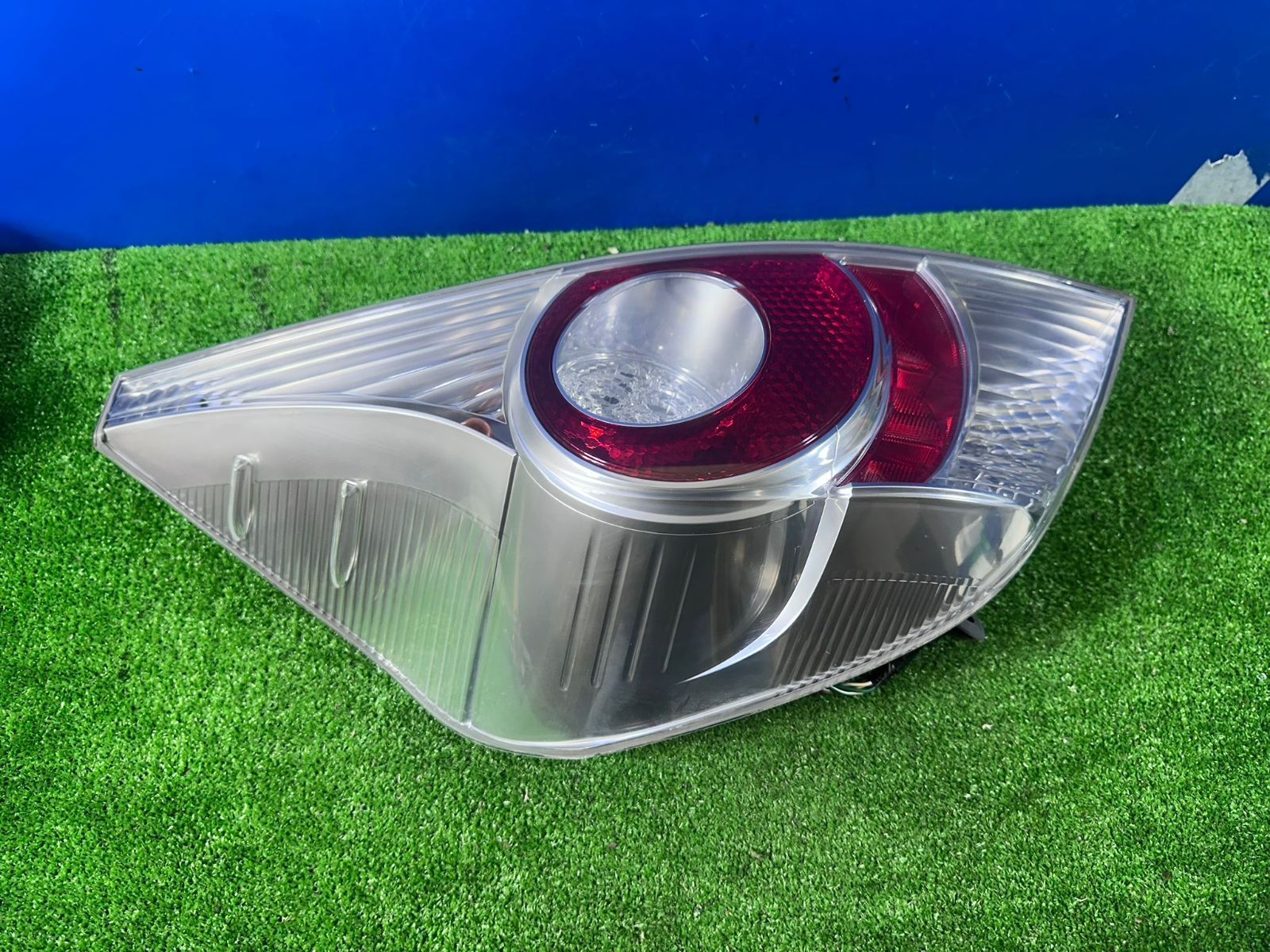 ZT-7851] 純正トヨタ アクア NHP10 H26年 左テールライト／バック