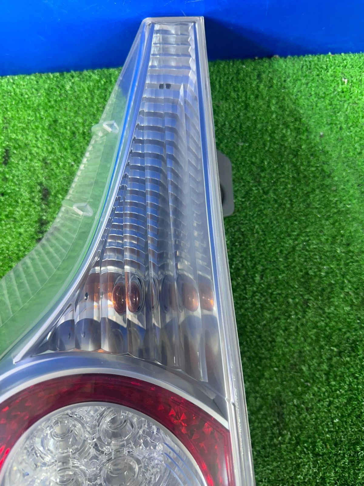 ZT-7851] 純正トヨタ アクア NHP10 H26年 左テールライト／バック