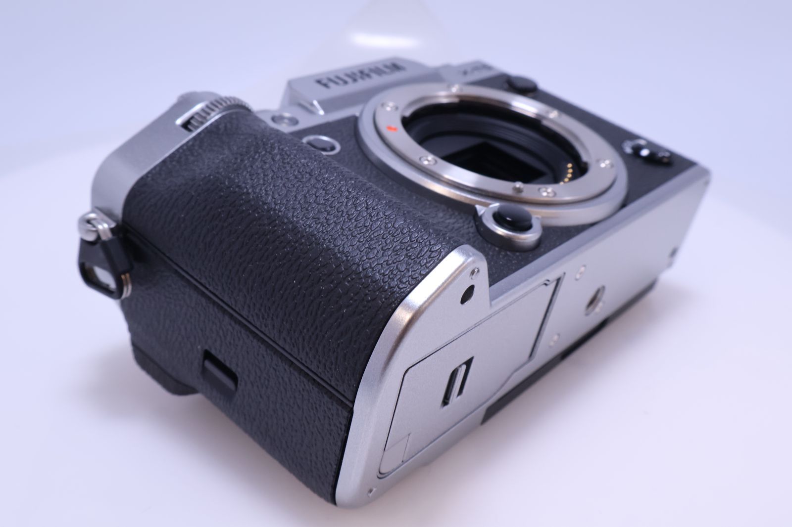 280回 ほぼ新品】FUJIFILM X-T5 ボディ シルバー F X-T5-S ミラーレス